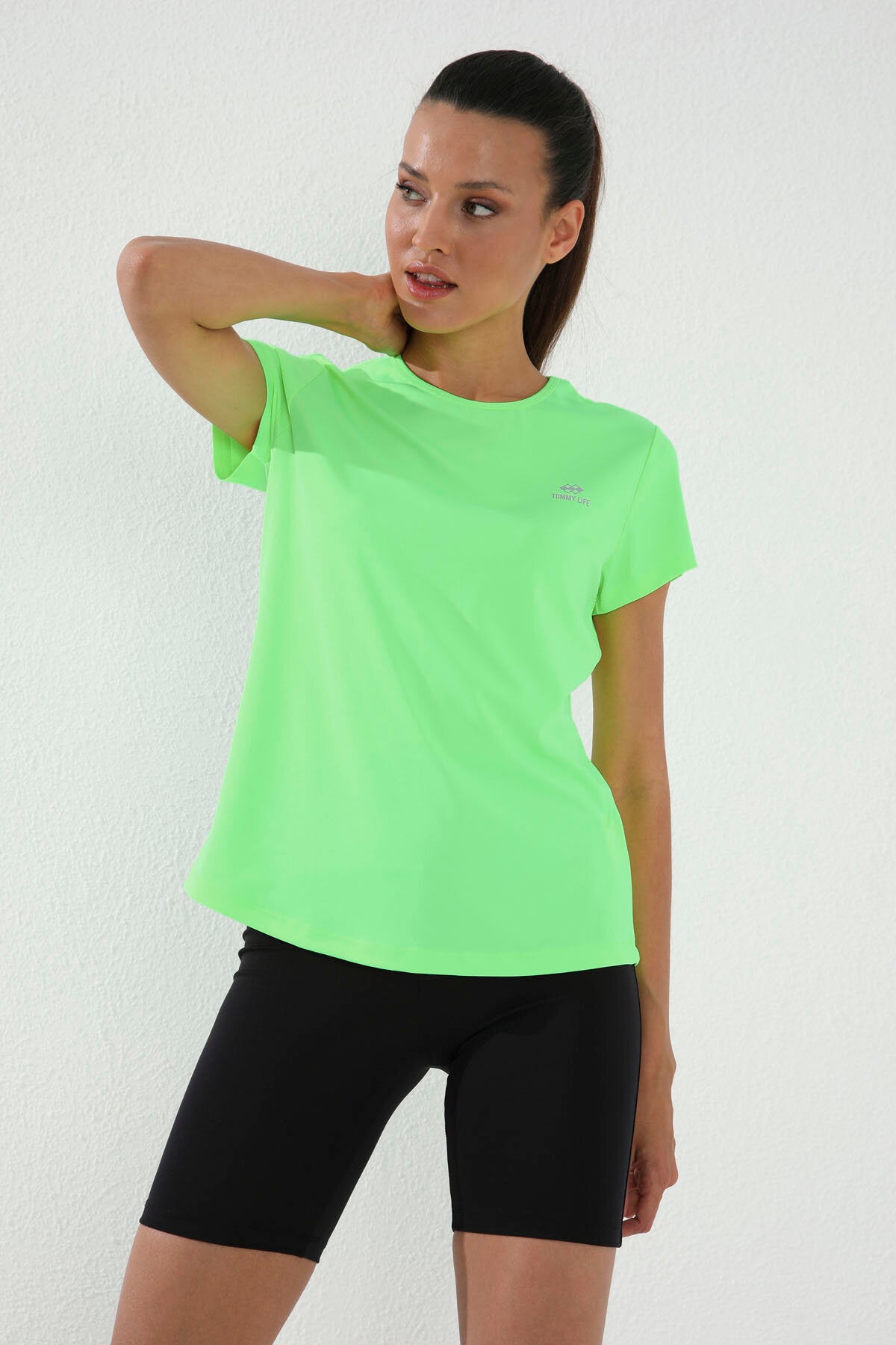 Image of Neon Yeşil Basic Kısa Kol Standart Kalıp O Yaka Kadın T-Shirt - 97144