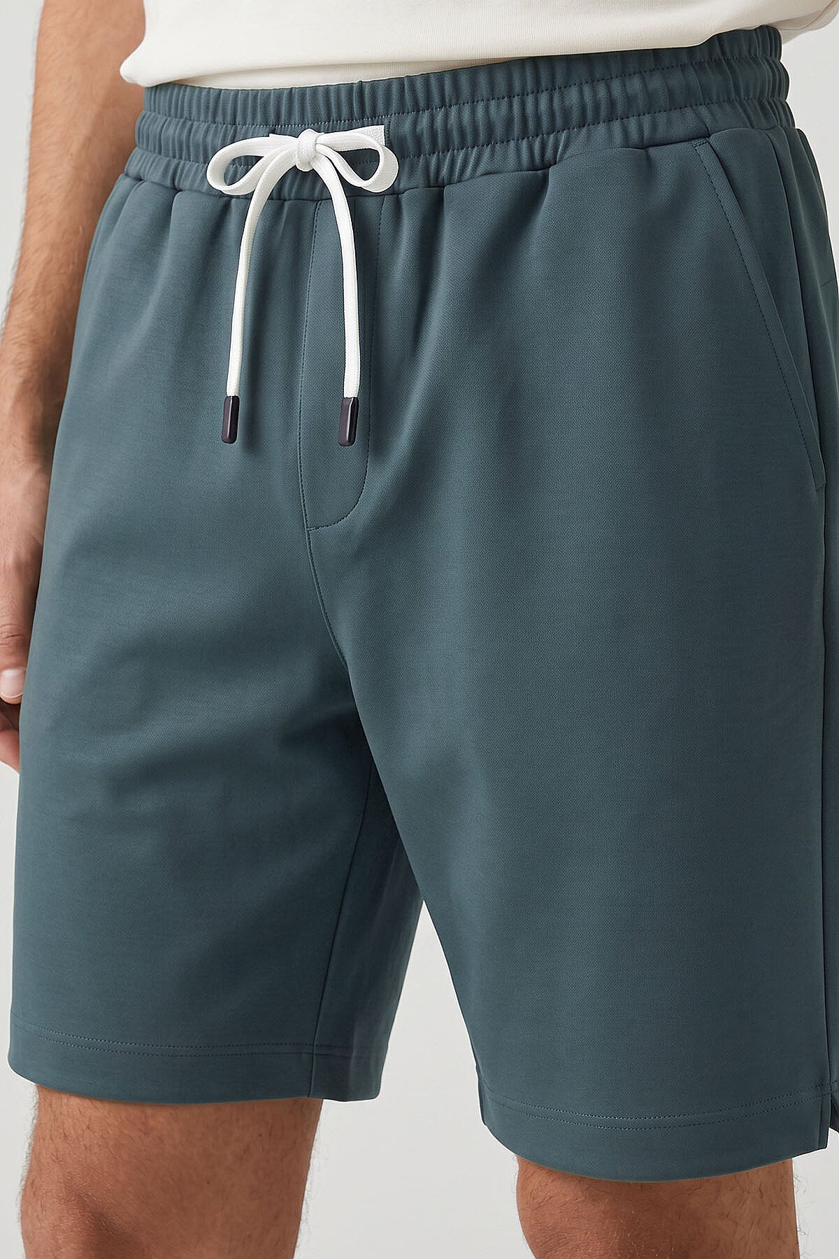 Image of Orman Yeşili Standart Fit Basic Arka Cepli Erkek Şort - 81314