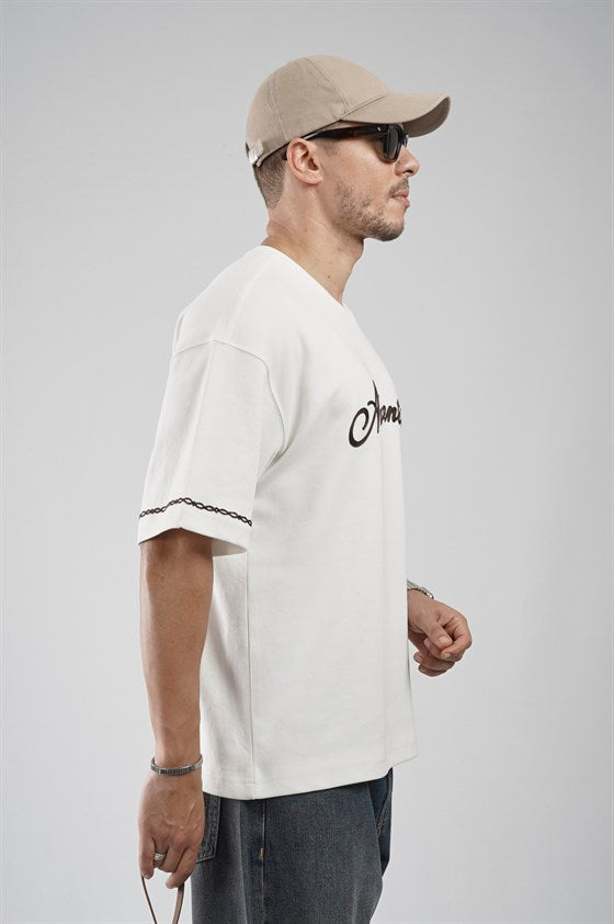 Image of Oversize Kalıp Authenticity Nakış Detaylı Tişört