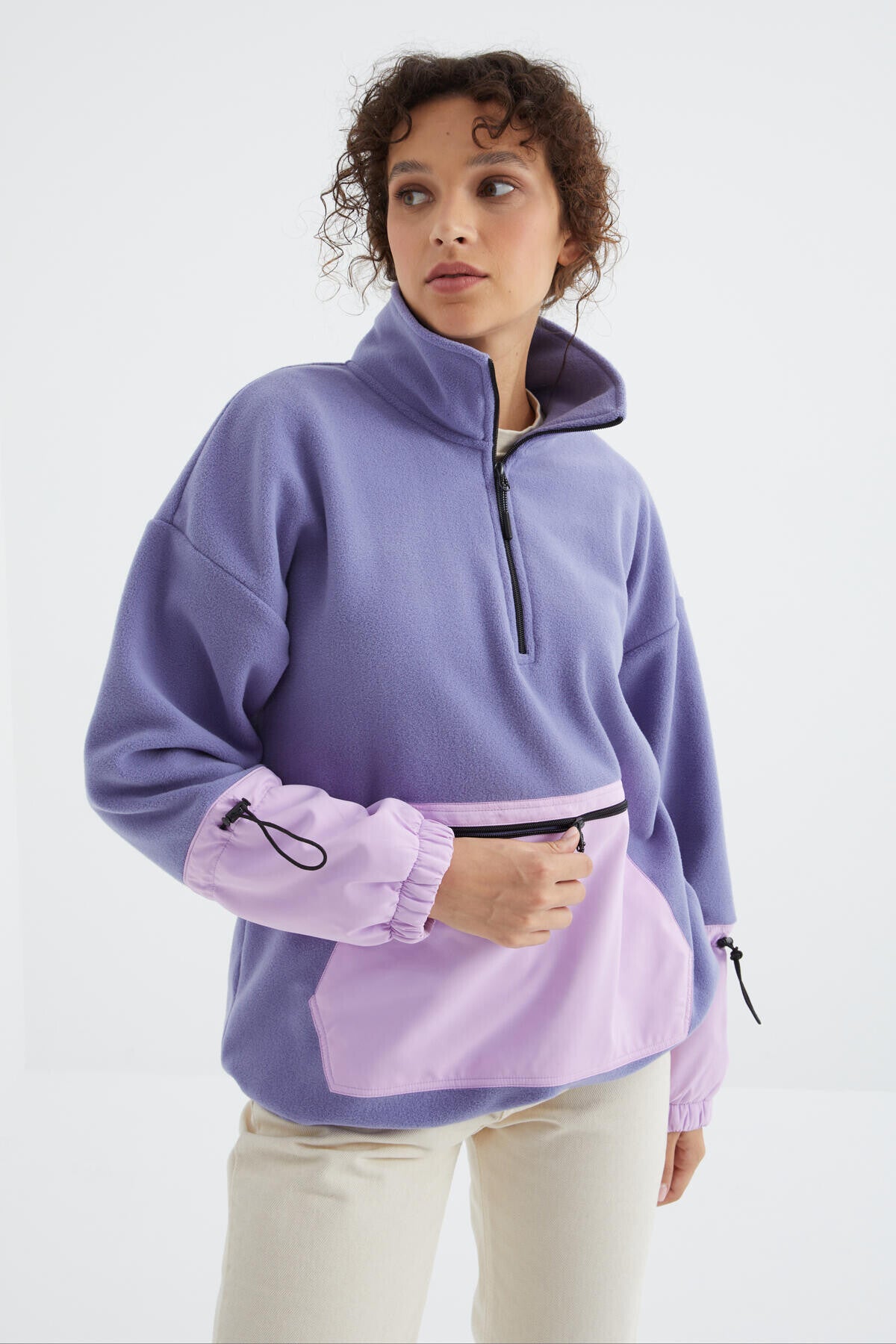 Image of Açık Eflatun Etek Ucu Büzgülü Yarım Fermuarlı Oversize Kadın Polar Sweatshirt - 97238