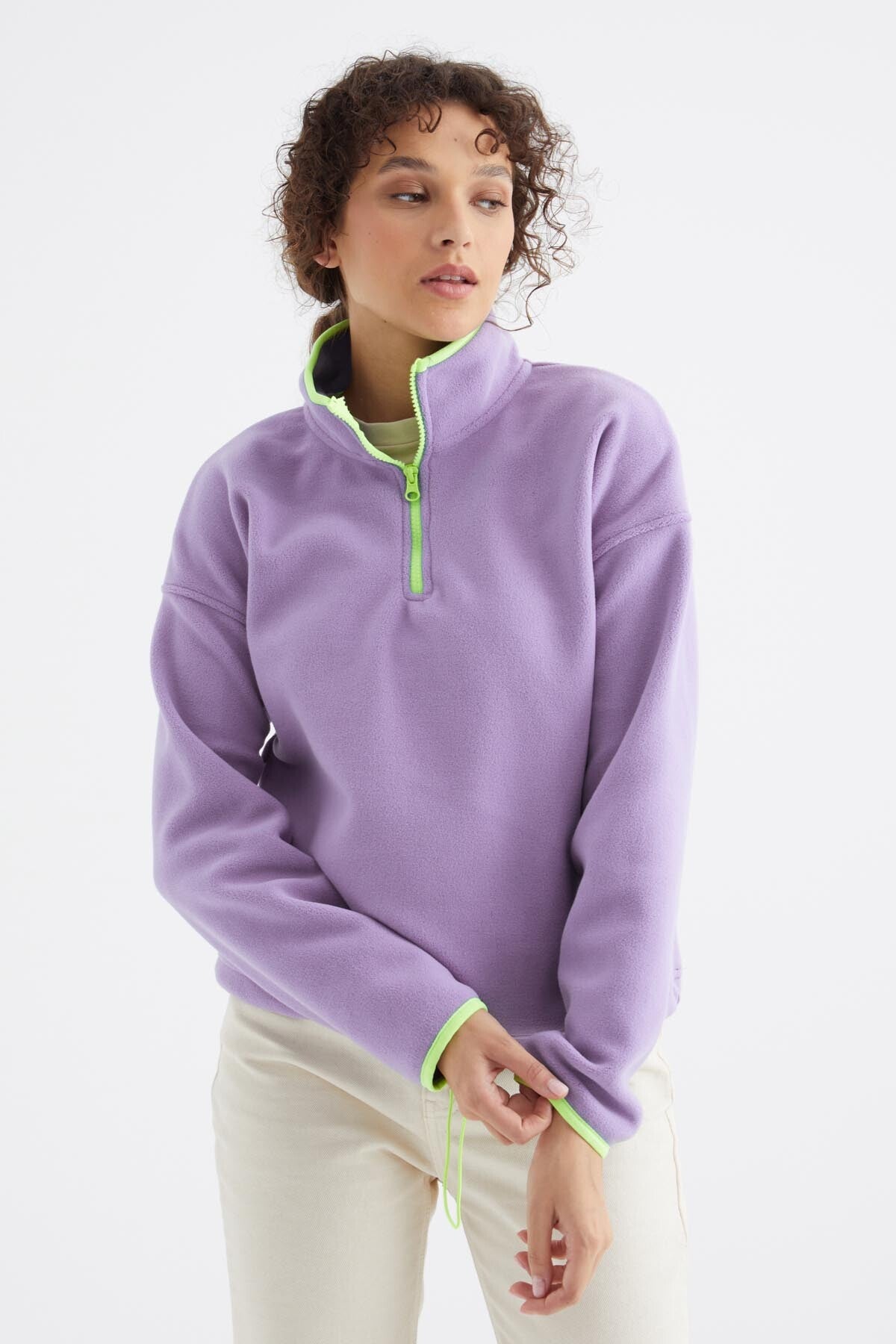 Image of Açık Eflatun Yarım Fermuar Etek Ucu Büzgülü Dik Yaka Oversize Kadın Polar Sweatshirt - 97234
