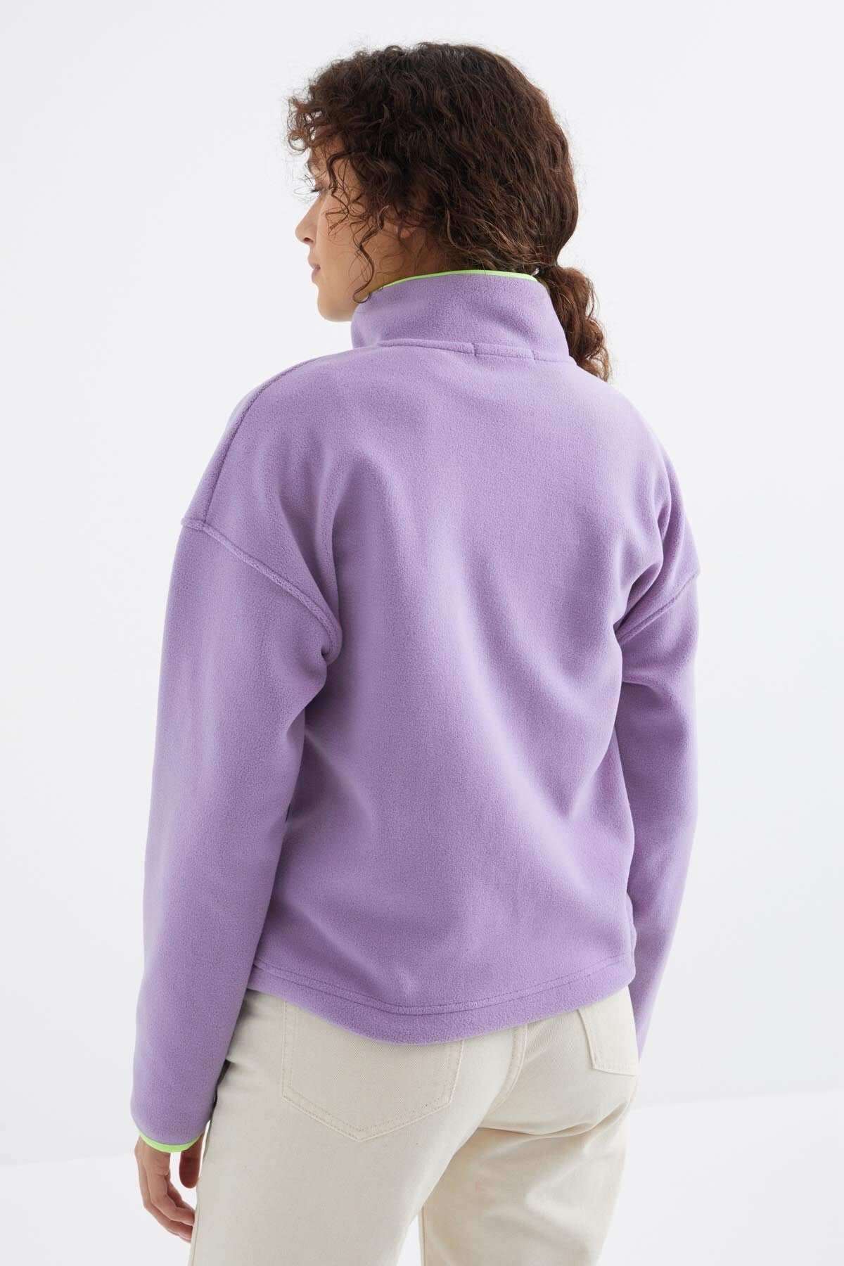 Image of Açık Eflatun Yarım Fermuar Etek Ucu Büzgülü Dik Yaka Oversize Kadın Polar Sweatshirt - 97234