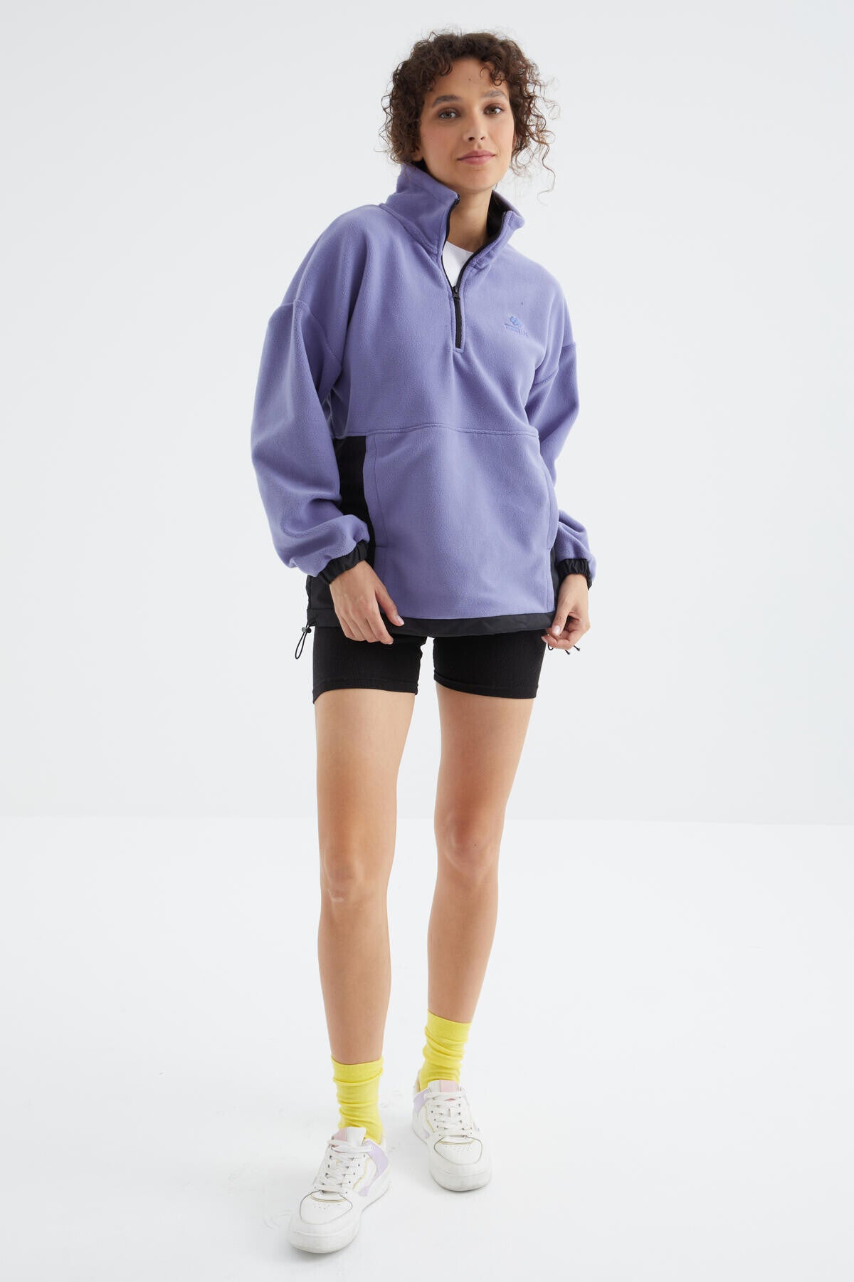 Image of Açık Eflatun Yarım Fermuar Etek Ucu Büzgülü Dik Yaka  Oversize Kadın Polar Sweatshirt - 97236