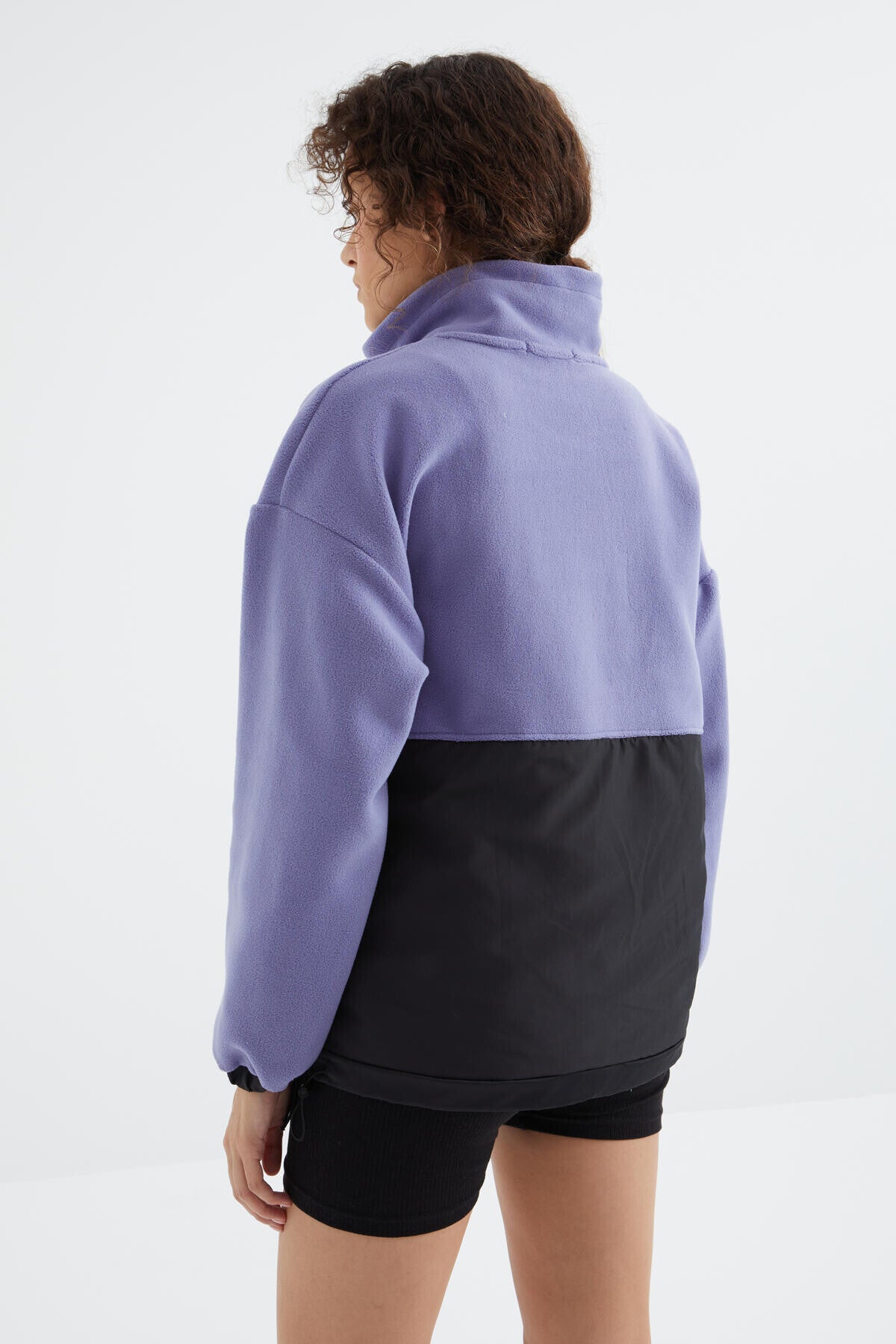 Image of Açık Eflatun Yarım Fermuar Etek Ucu Büzgülü Dik Yaka  Oversize Kadın Polar Sweatshirt - 97236