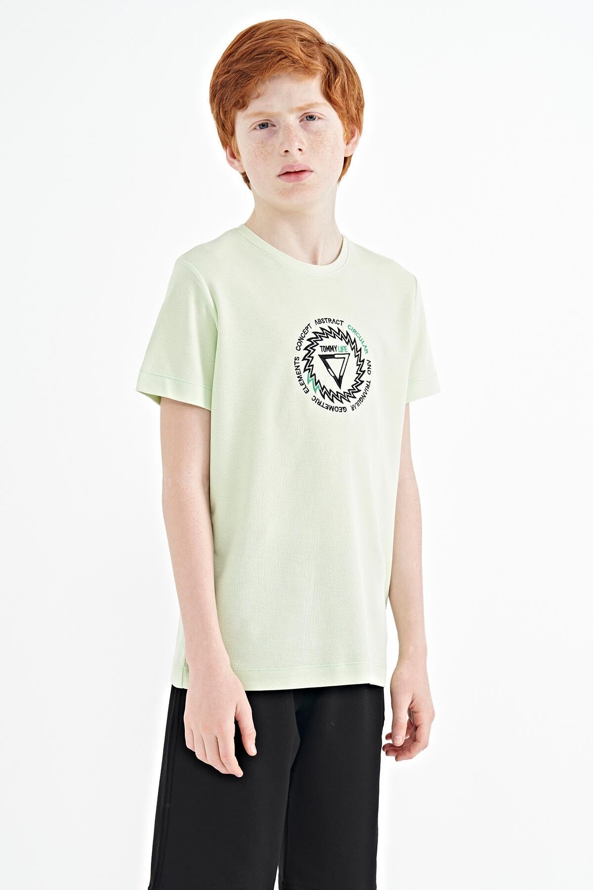 Image of Açık Yeşil Nakış İşleme Detaylı O Yaka Standart Kalıp Erkek Çocuk T-Shirt - 11115