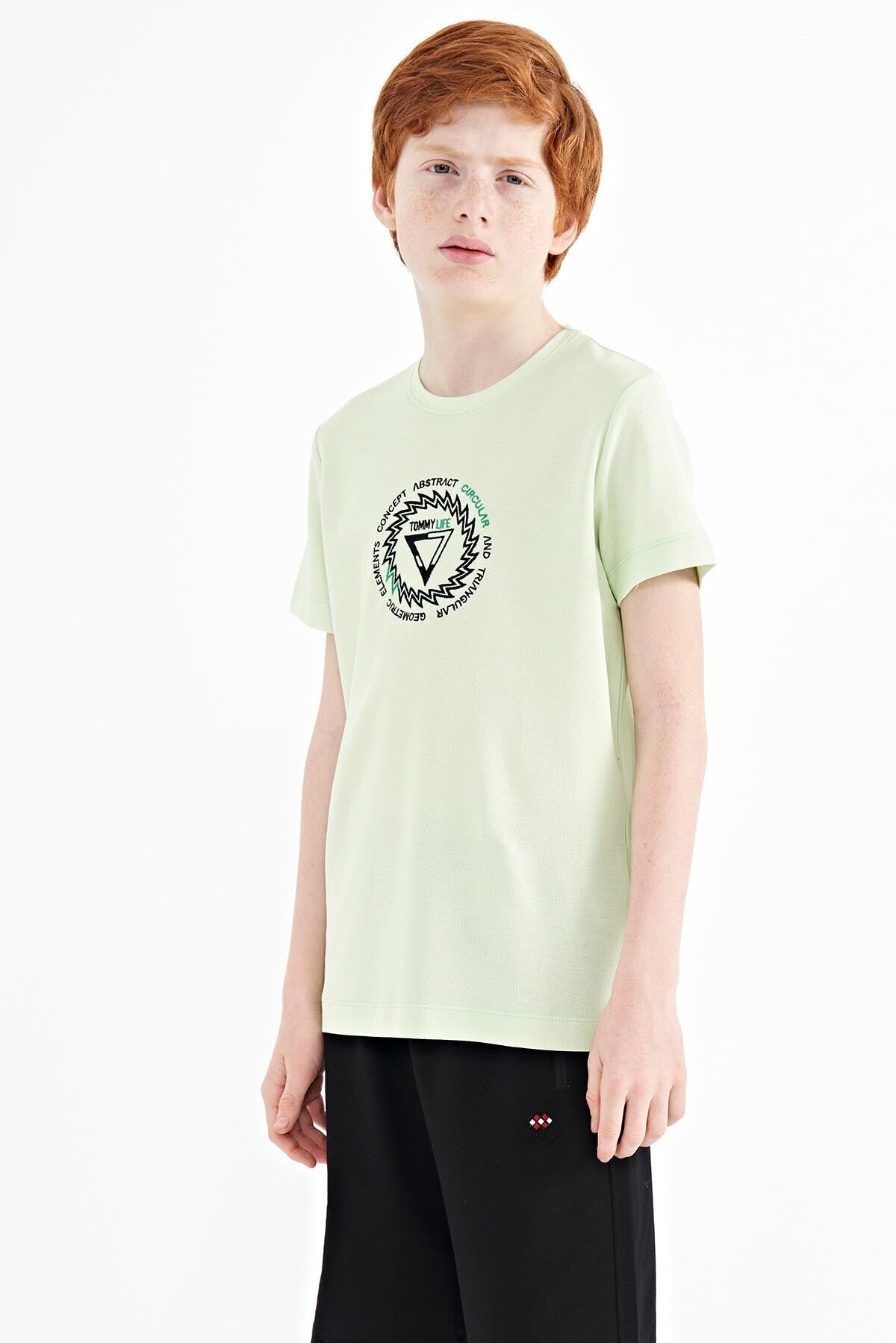 Image of Açık Yeşil Nakış İşleme Detaylı O Yaka Standart Kalıp Erkek Çocuk T-Shirt - 11115