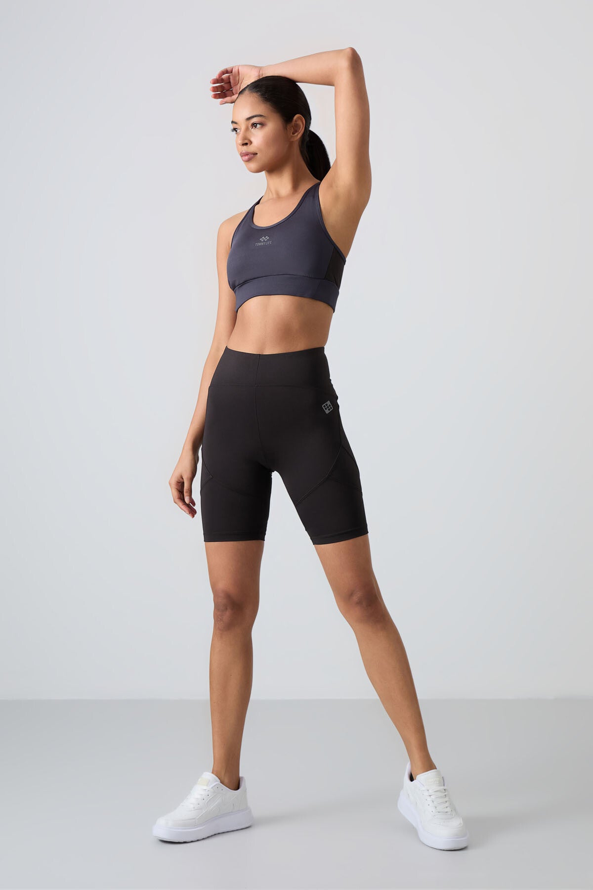 Image of Antrasit Çapraz Sırt Detaylı Slim Fit U Yaka Pedli Kadın Spor Büstiyer - 97121
