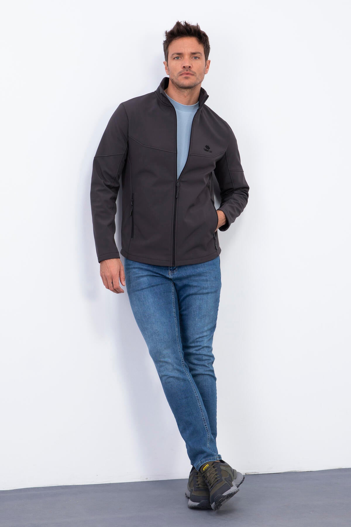 Image of Antrasit Fermuarlı Dik Yaka Su ve Rüzgar Geçirmez Softshell Erkek Mont - 88050