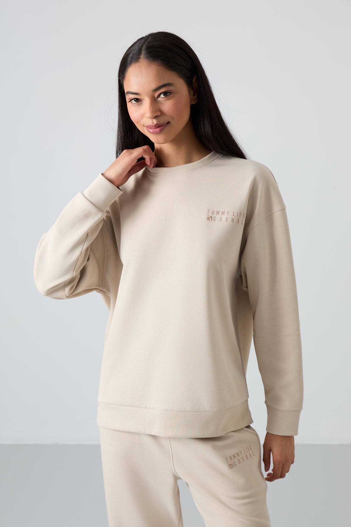 Image of Bej Basic Pamuklu O Yaka Oversize Lastik Paça Kadın Eşofman Takım - 95287