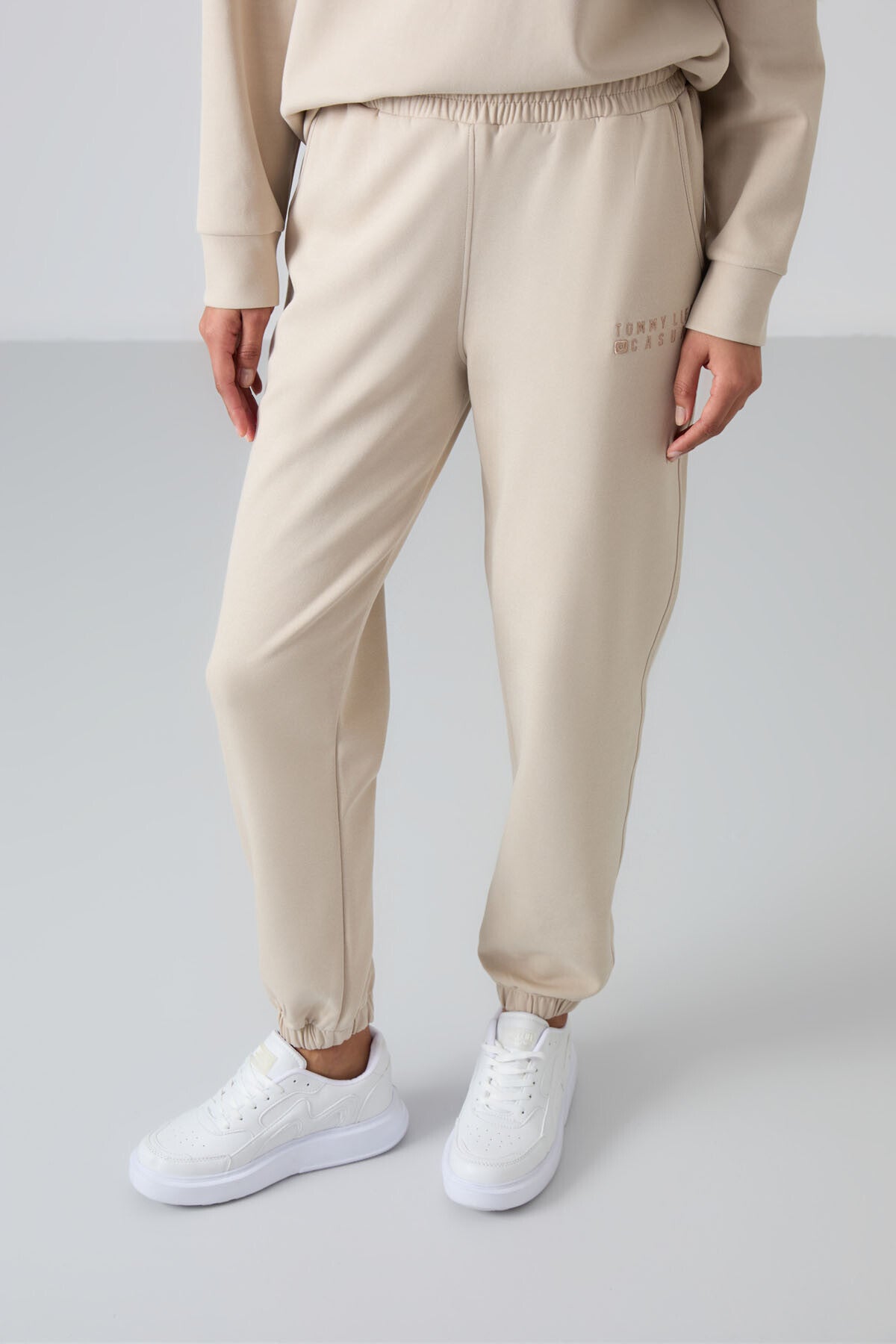 Image of Bej Basic Pamuklu O Yaka Oversize Lastik Paça Kadın Eşofman Takım - 95287