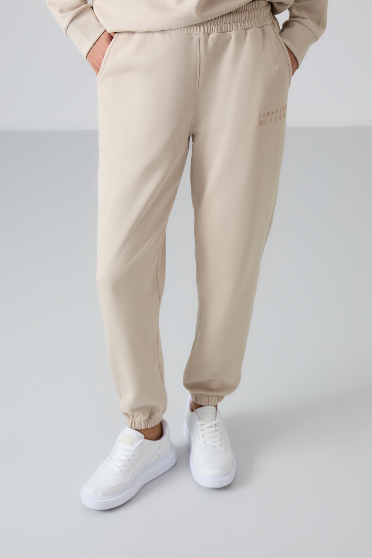 Image of Bej Basic Pamuklu O Yaka Oversize Lastik Paça Kadın Eşofman Takım - 95287