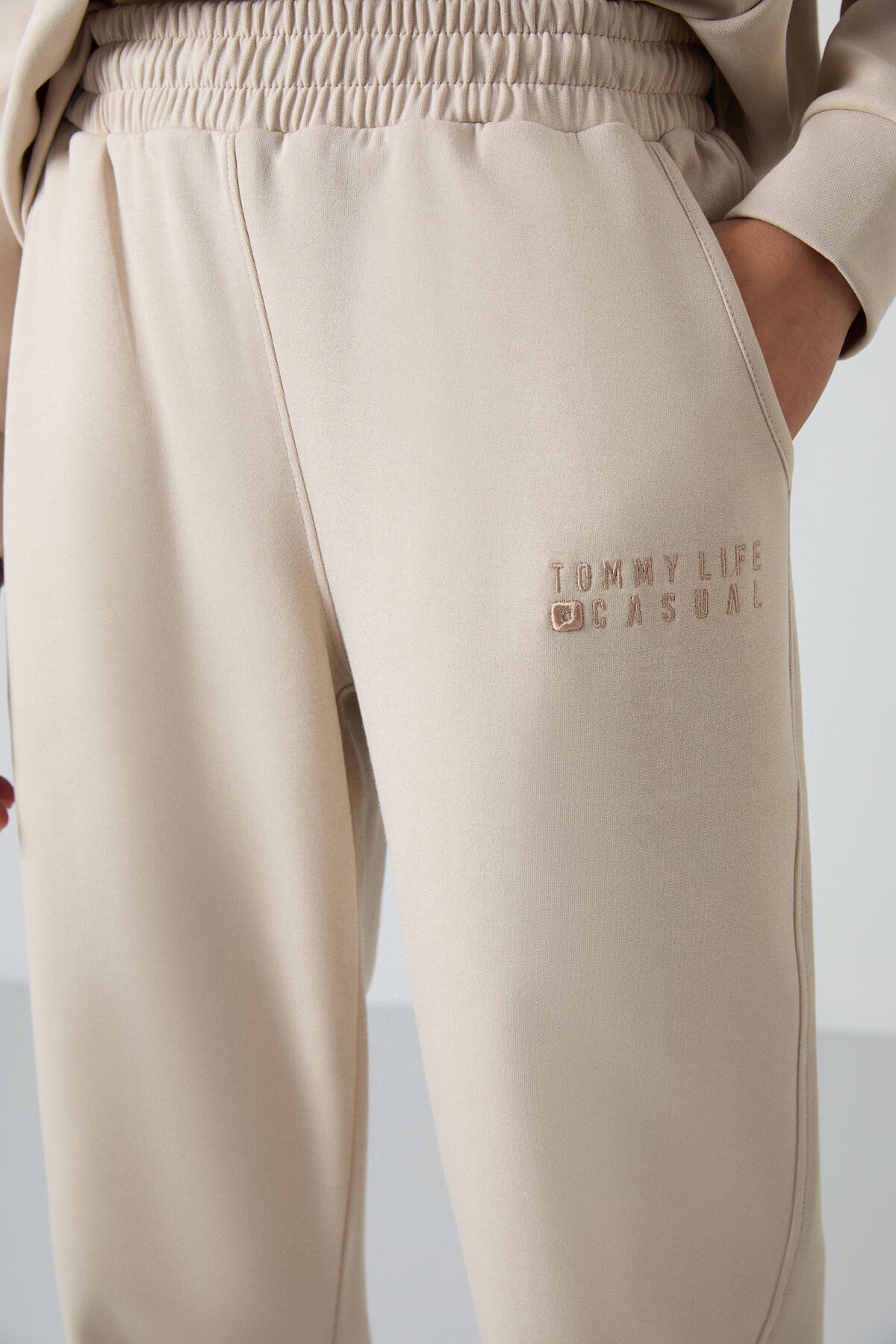 Image of Bej Basic Pamuklu O Yaka Oversize Lastik Paça Kadın Eşofman Takım - 95287