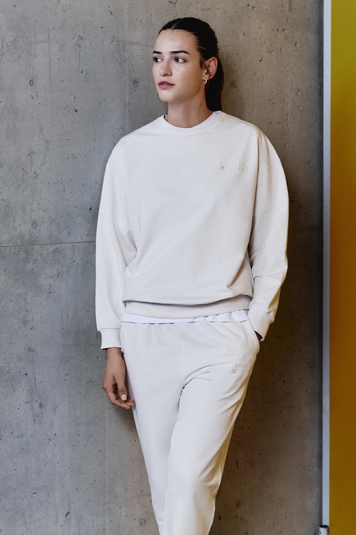 Image of Bej Basic Pamuklu O Yaka Oversize Lastik Paça Kadın Eşofman Takım - 95287