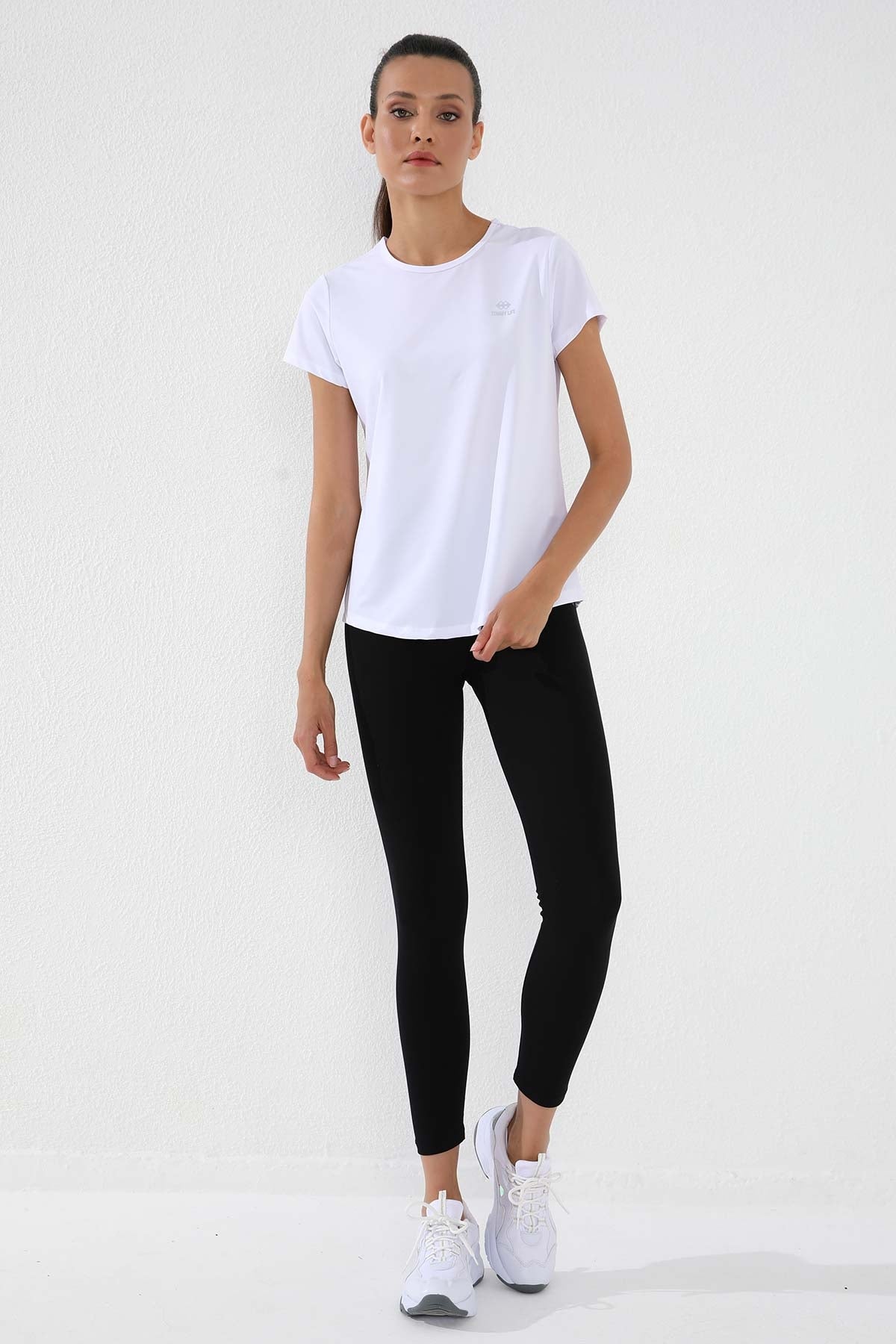 Image of Beyaz Basic Kısa Kol Standart Kalıp O Yaka Kadın T-Shirt - 97144