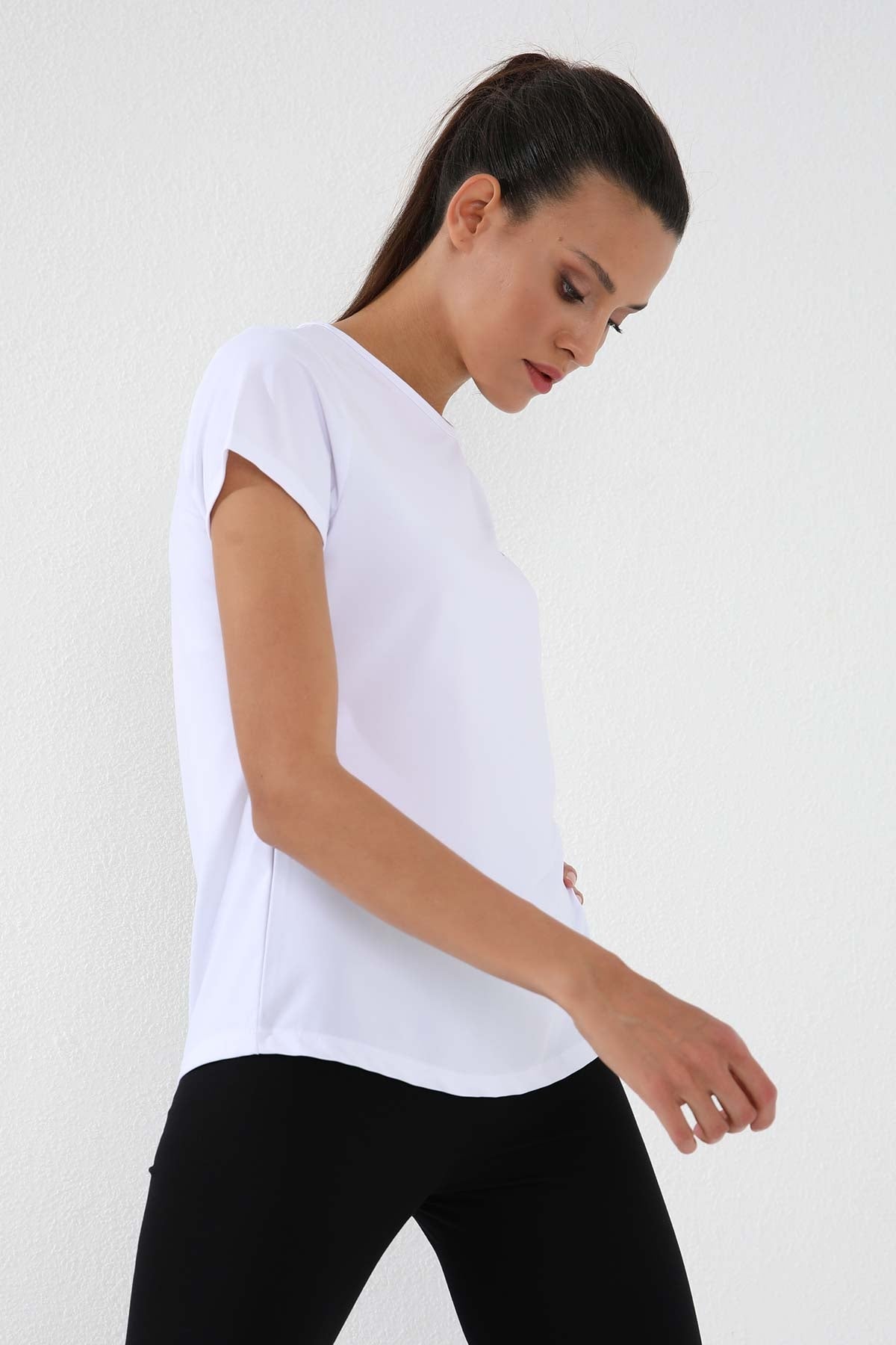 Image of Beyaz Basic Kısa Kol Standart Kalıp O Yaka Kadın T-Shirt - 97144