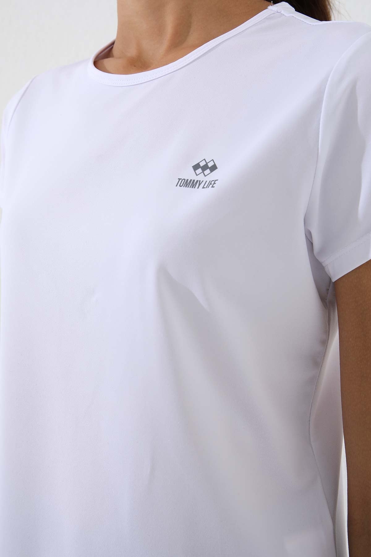 Image of Beyaz Basic Kısa Kol Standart Kalıp O Yaka Kadın T-Shirt - 97144