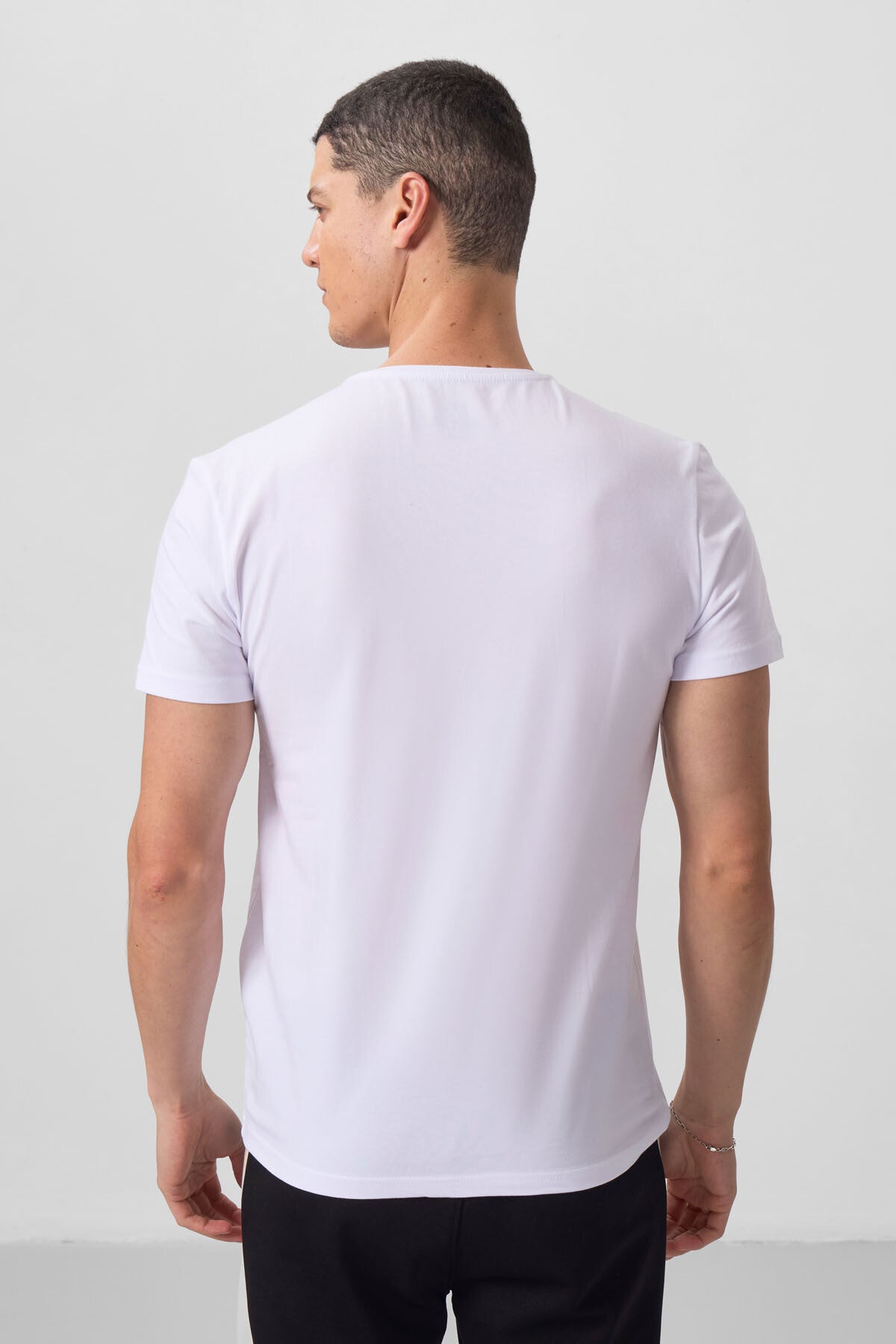 Image of Beyaz Basic Kısa Kol Standart Kalıp V Yaka Erkek T-Shirt - 87912
