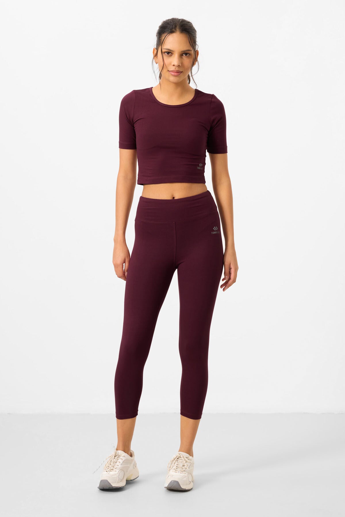 Image of Bordo Yüksek Bel Kapri-Crop T-Shirt Slim Fit Kadın Tayt Takım - 95285