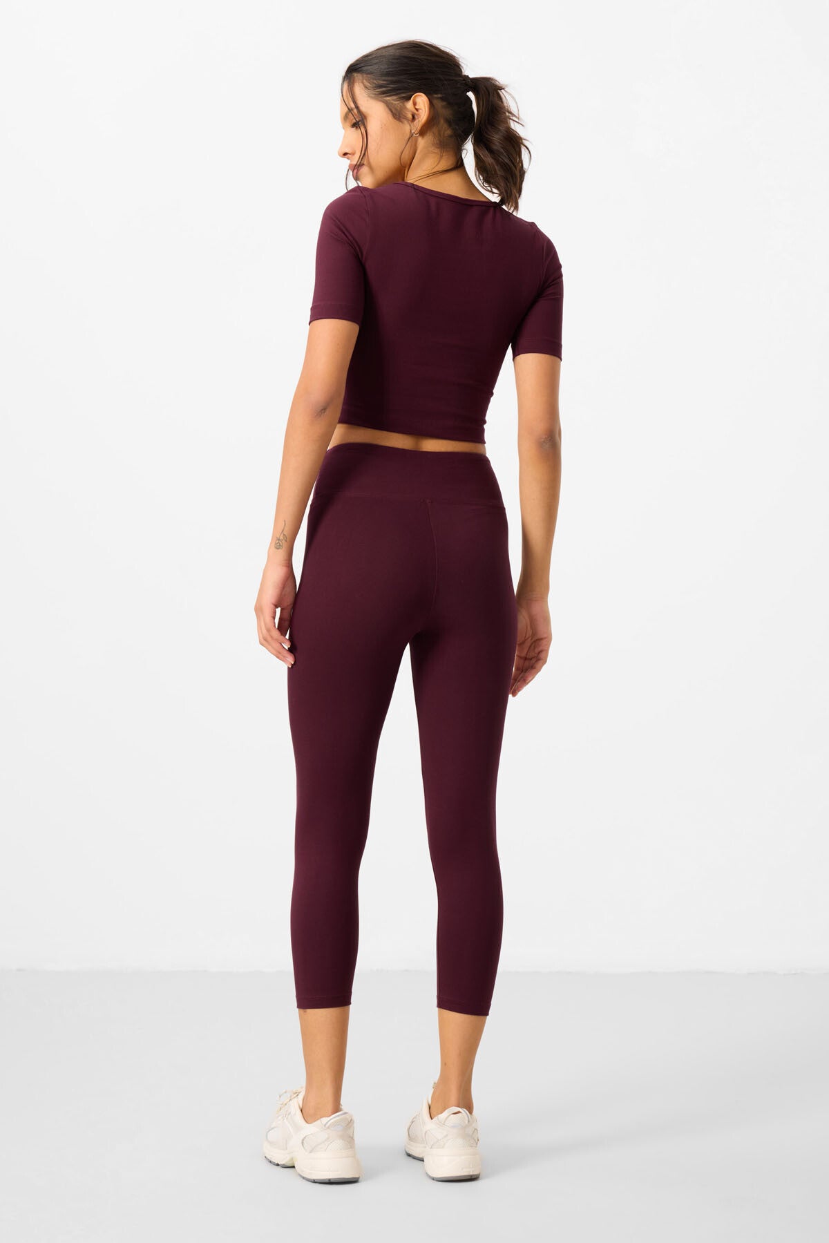 Image of Bordo Yüksek Bel Kapri-Crop T-Shirt Slim Fit Kadın Tayt Takım - 95285