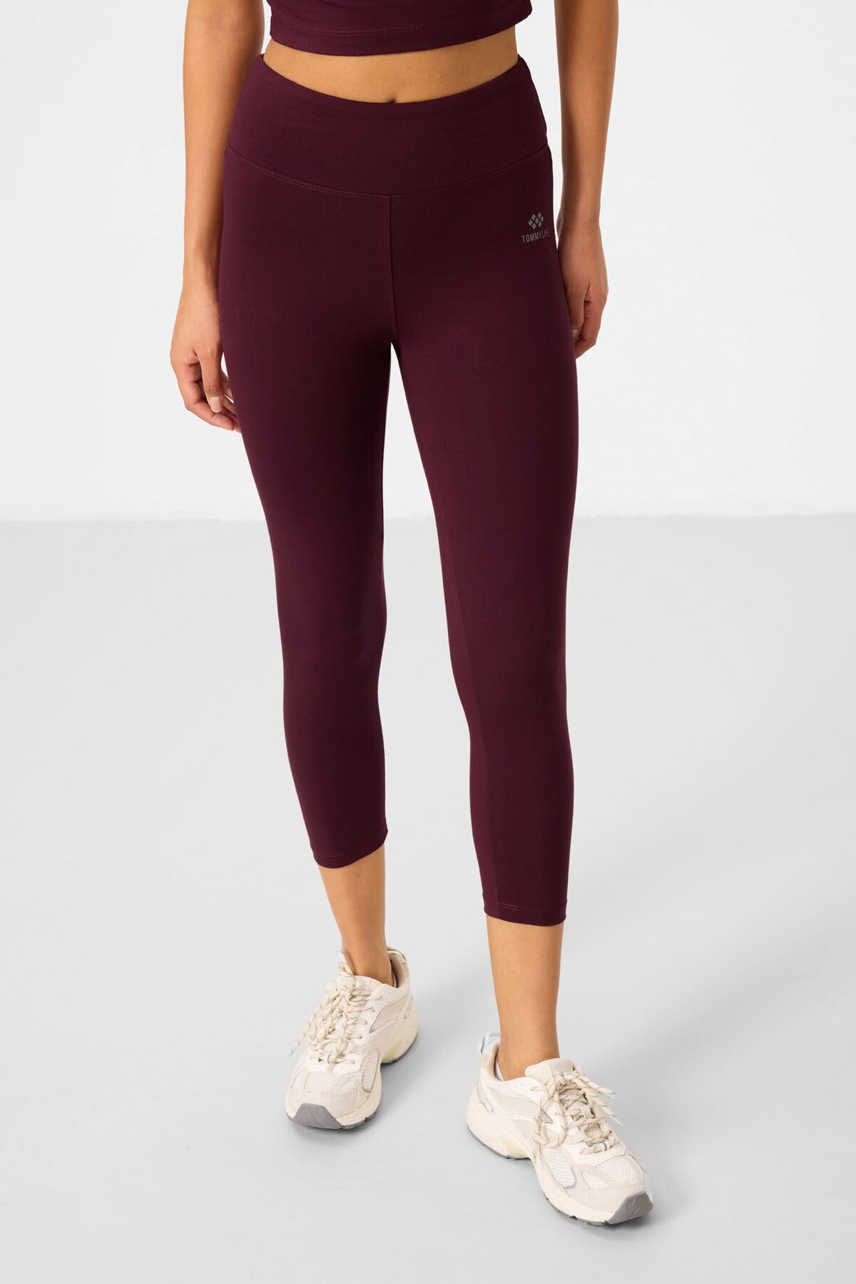 Image of Bordo Yüksek Bel Kapri-Crop T-Shirt Slim Fit Kadın Tayt Takım - 95285