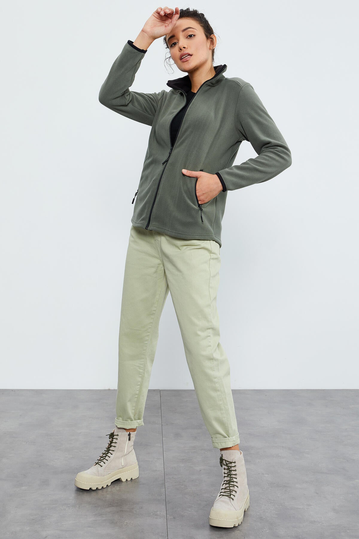 Image of Çağla Dik Yaka Fermuarlı Rahat Form Kadın Polar Sweatshirt - 97173