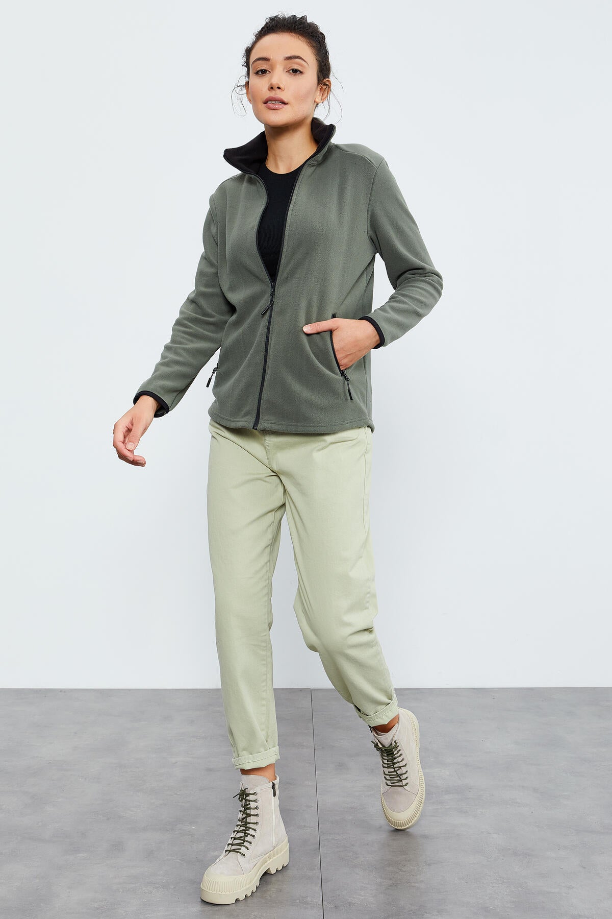 Image of Çağla Dik Yaka Fermuarlı Rahat Form Kadın Polar Sweatshirt - 97173
