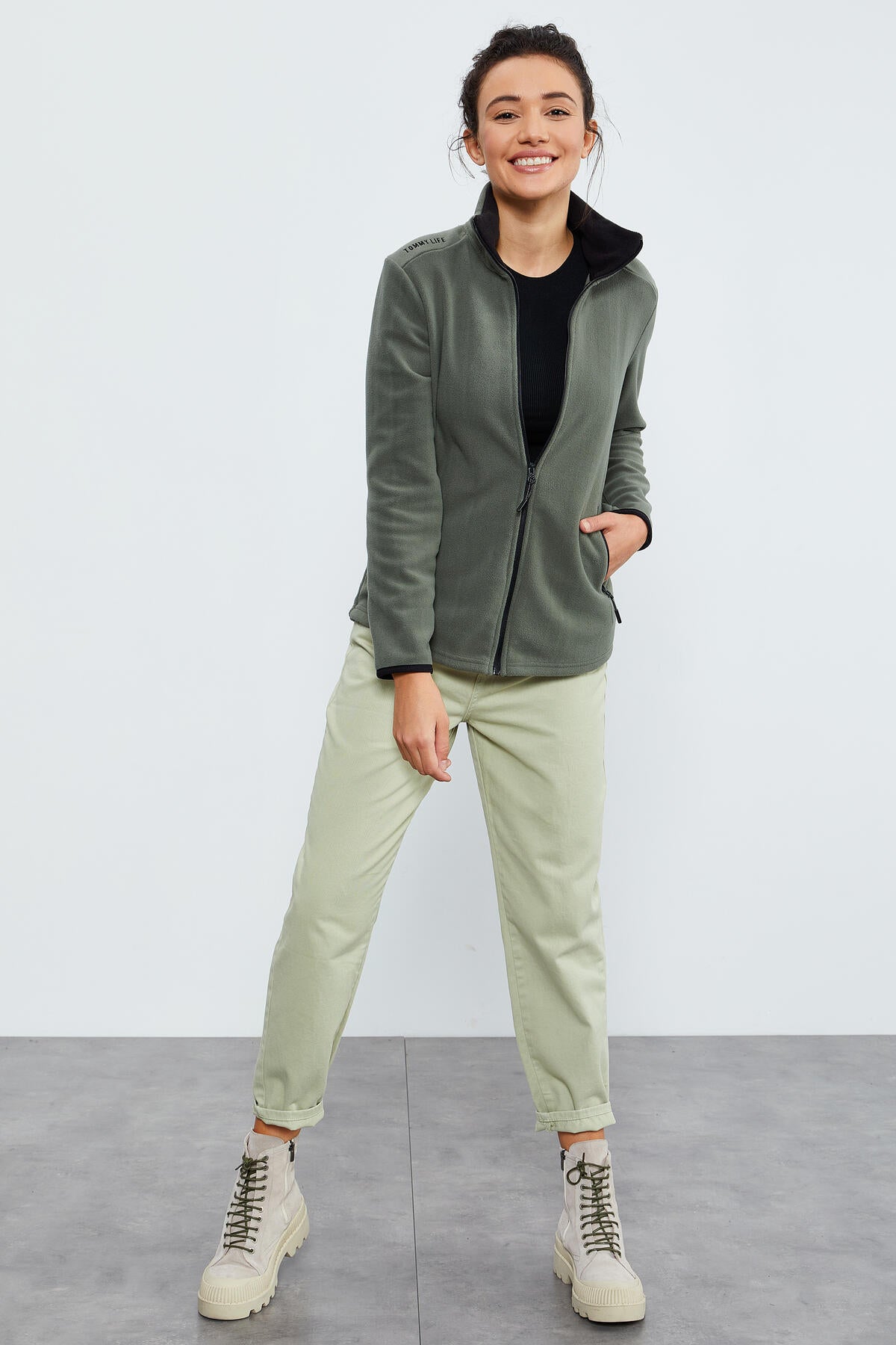 Image of Çağla Dik Yaka Fermuarlı Rahat Form Kadın Polar Sweatshirt - 97173