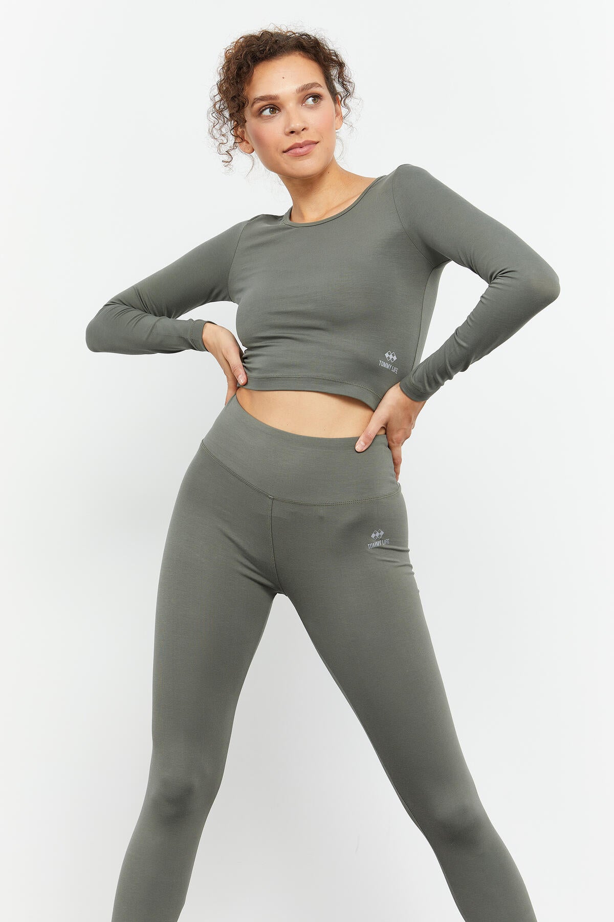 Image of Çağla Uzun Kollu Dar Kalıp  O Yaka Kadın Crop Top T-Shirt - 97150