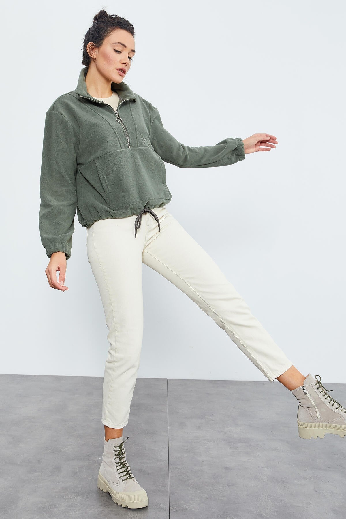 Image of Çağla Yarım Fermuar Etek Ucu Büzgülü Kadın Polar Oversize Sweatshirt - 97171