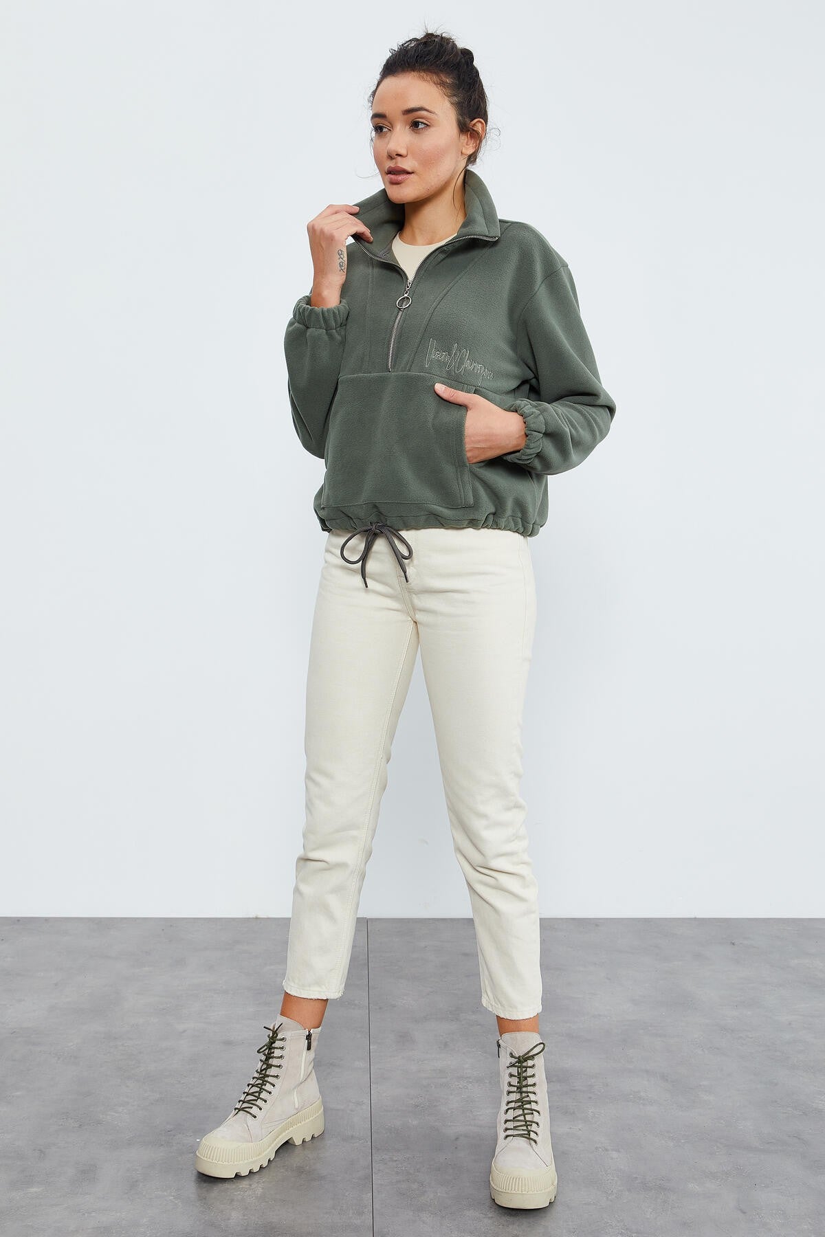 Image of Çağla Yarım Fermuar Etek Ucu Büzgülü Kadın Polar Oversize Sweatshirt - 97171