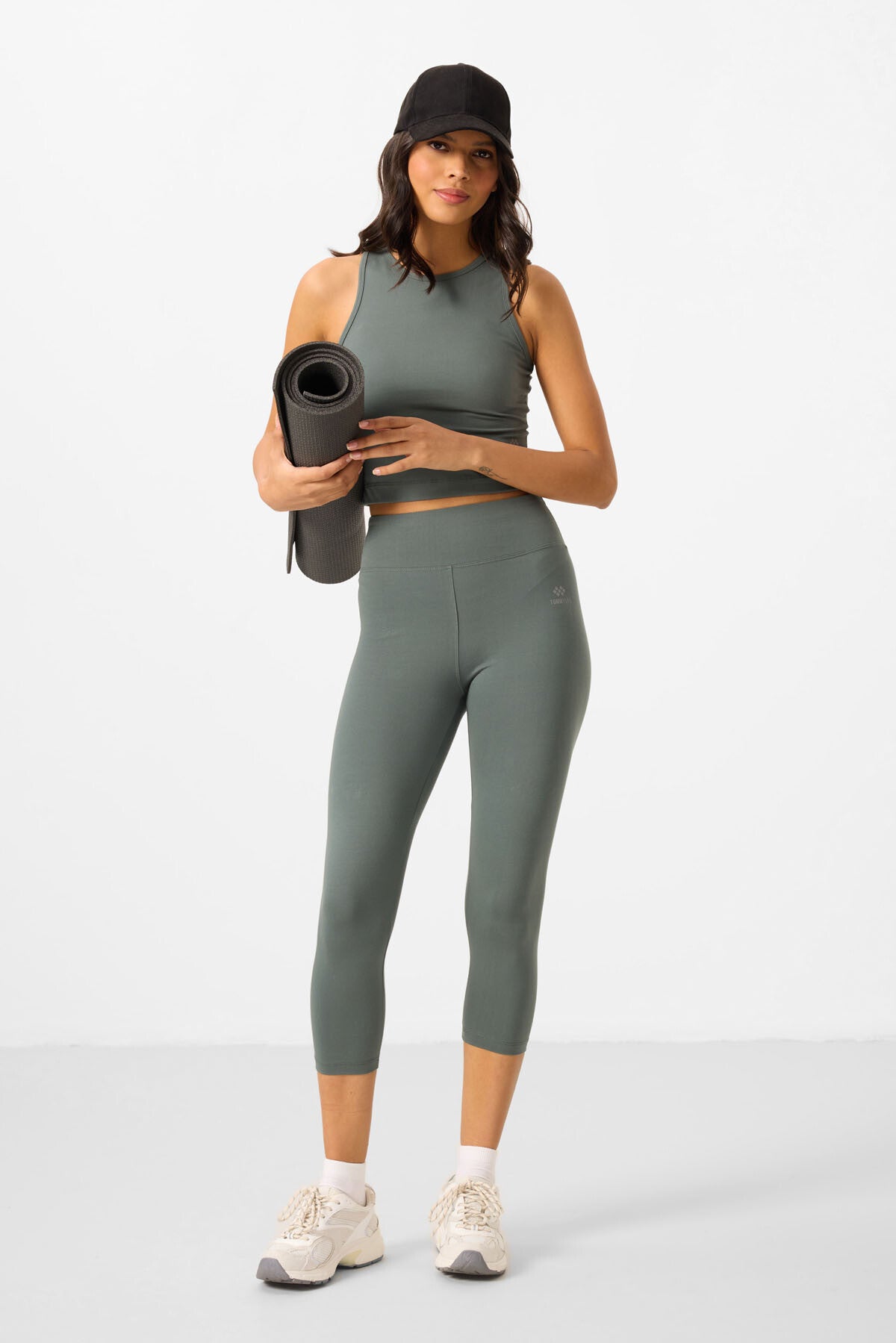 Image of Çağla Yüksek Bel Kapri-Crop Atlet Slim Fit Kadın Tayt Takım - 95284