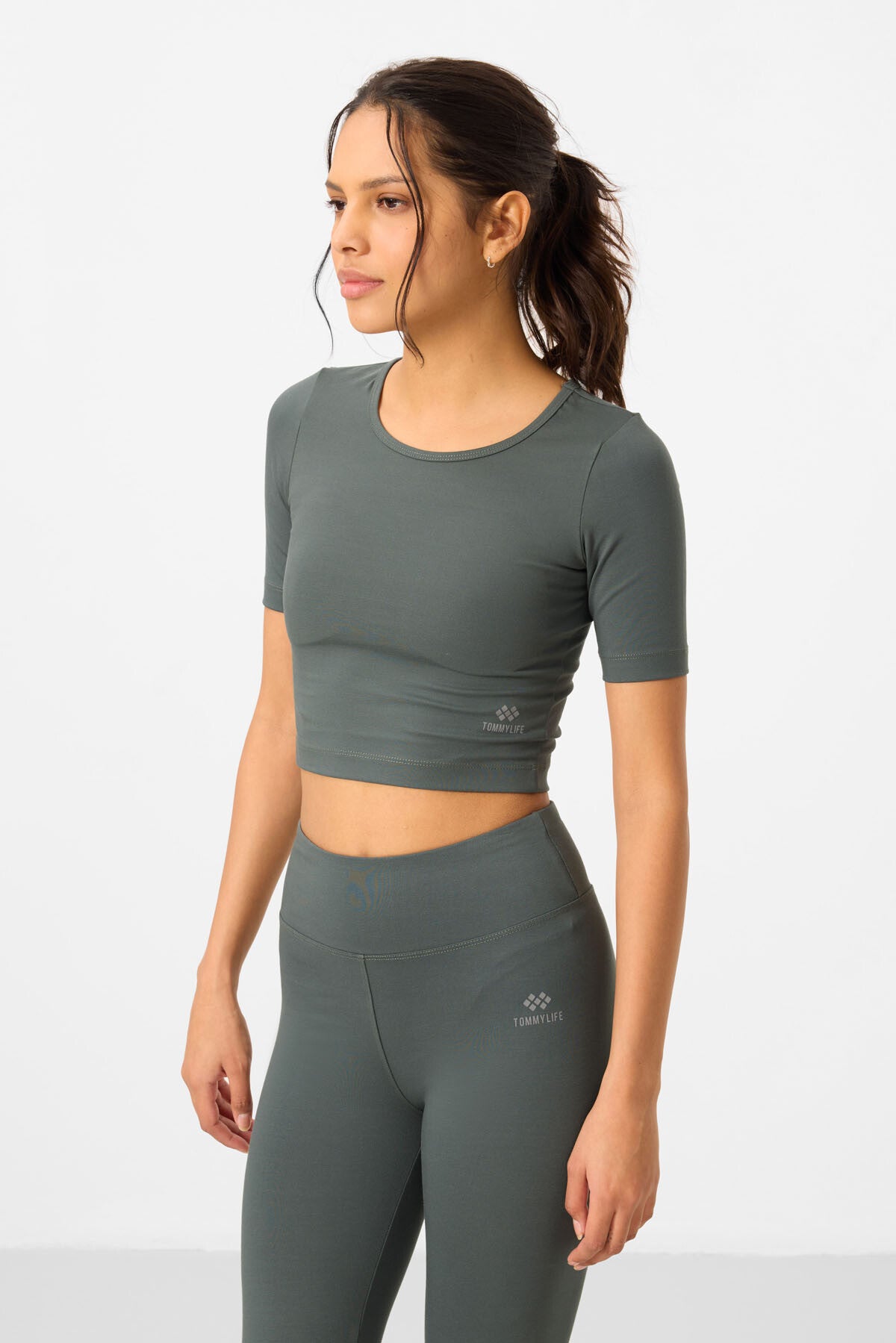 Image of Çağla Yüksek Bel Kapri-Crop T-Shirt Slim Fit Kadın Tayt Takım - 95285