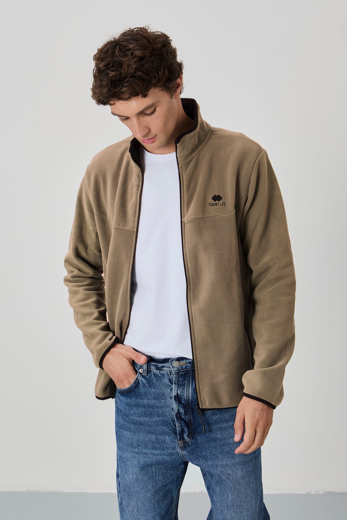 Image of Camel Yazı Nakışlı Dik Yaka Fermuarlı Standart Kalıp Erkek Sweatshirt Polar - 87992