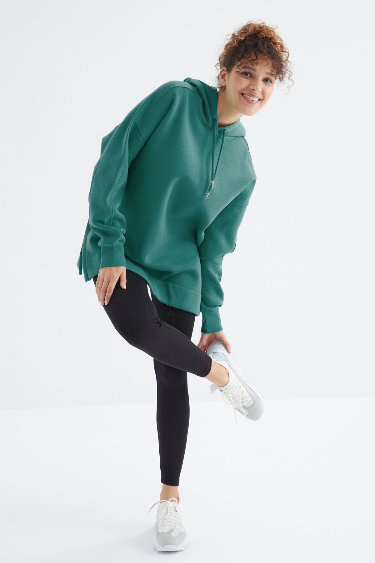 Image of Deniz Yeşili Reglan Kol Basic Kapüşonlu Oversize Sweatshirt Tunik - 97242