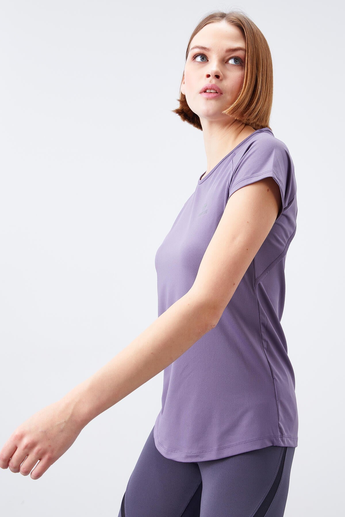 Image of Eflatun Sırt Pencereli Kısa Kol Standart Kalıp O Yaka Kadın T-Shirt - 97101