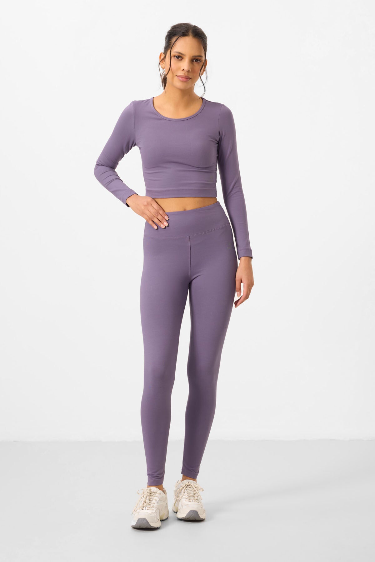 Image of Set violet cu top scurt, talie înaltă, mânecă lungă, croială slim, și colanți pentru femei - 95286