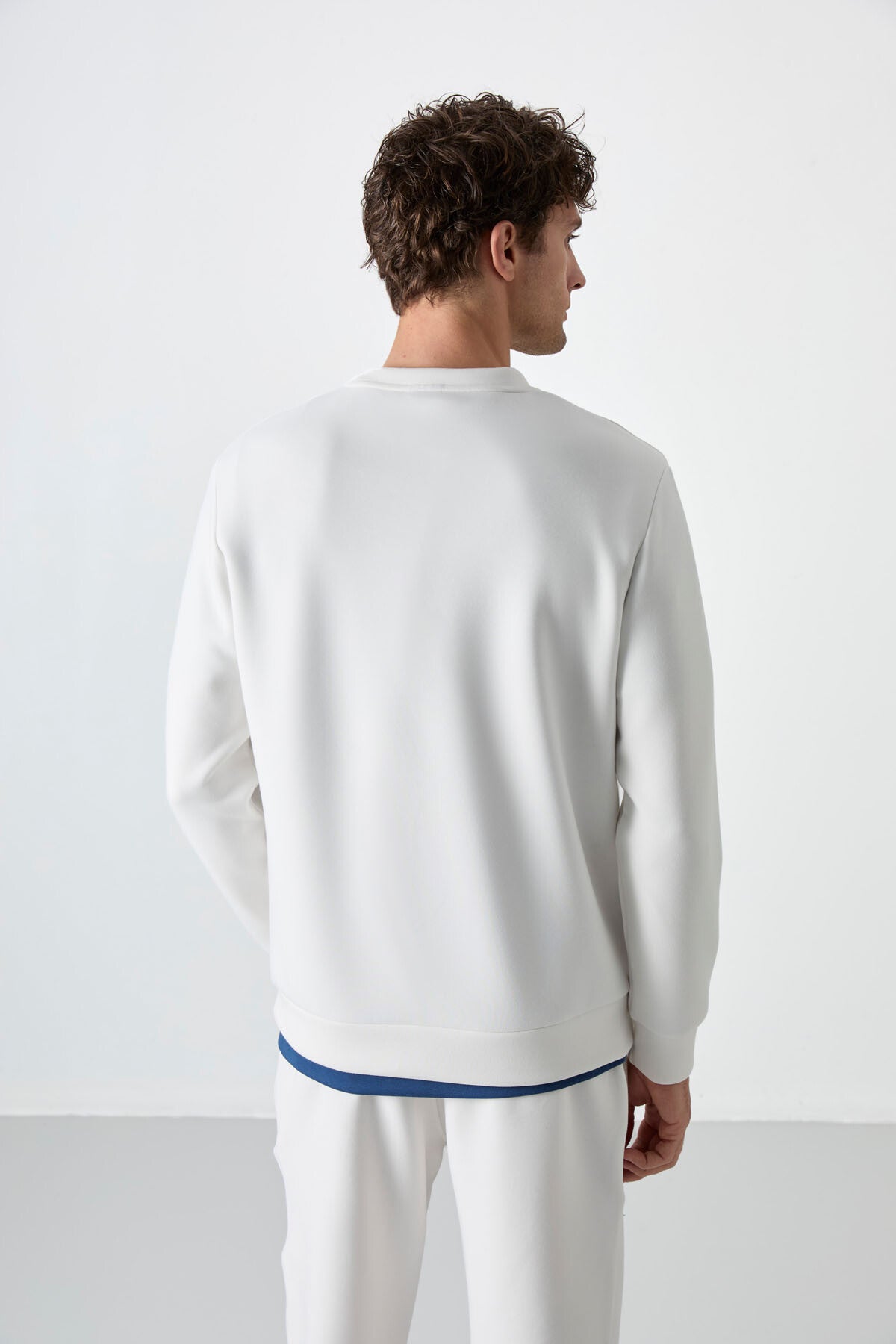 Image of Ekru Basic O Yaka Rahat Form Erkek Sweatshirt - 88053
