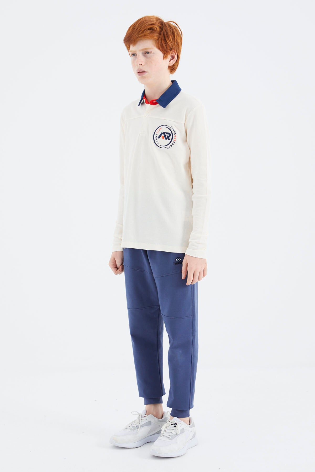Image of Tricou alb-gălbui cu guler polo pentru băieți - 11172