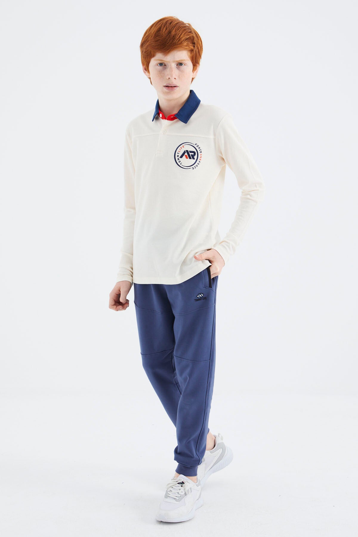 Image of Tricou alb-gălbui cu guler polo pentru băieți - 11172