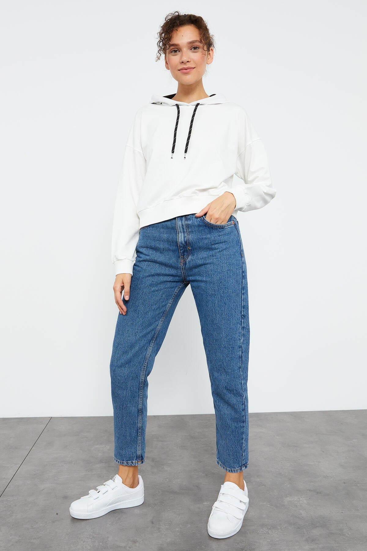 Image of Ekru Uzun Kol Rahat Form Kapüşonlu Kadın Sweatshirt - 97115