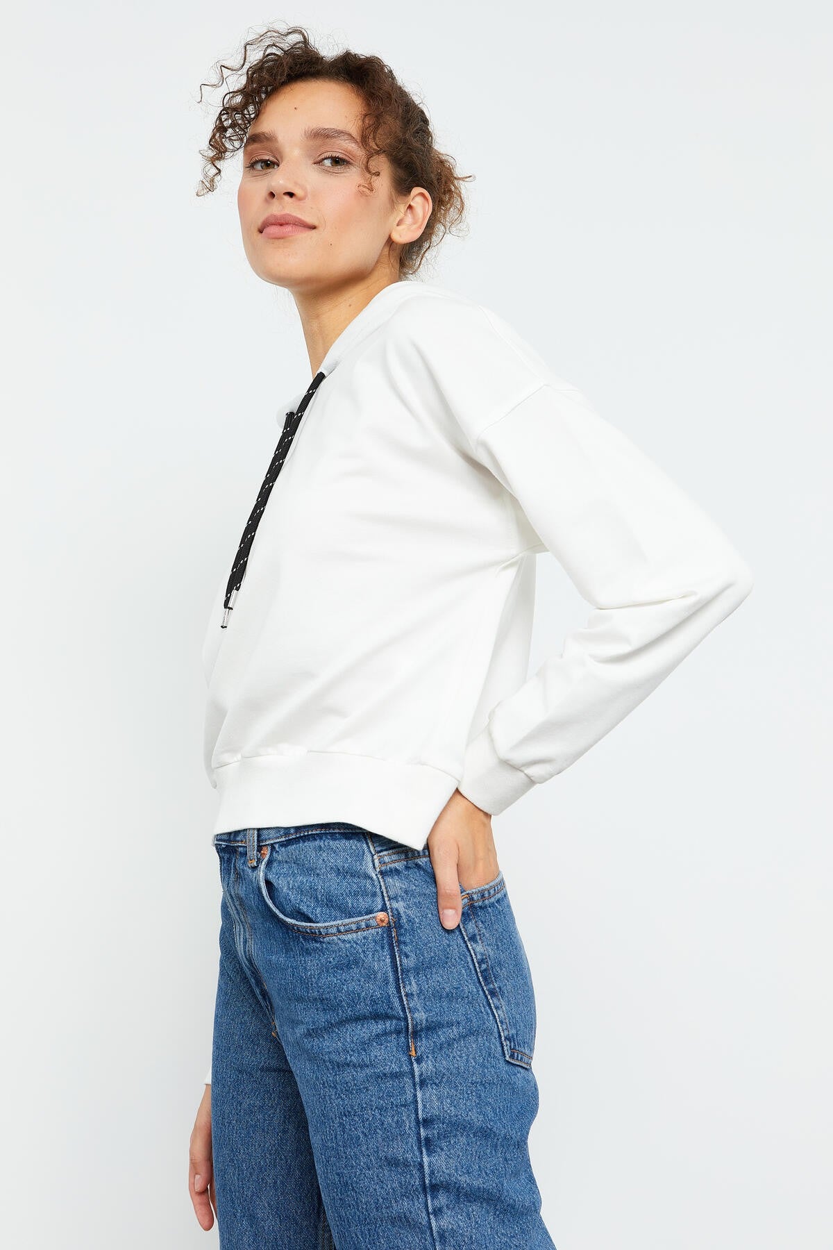 Image of Ekru Uzun Kol Rahat Form Kapüşonlu Kadın Sweatshirt - 97115