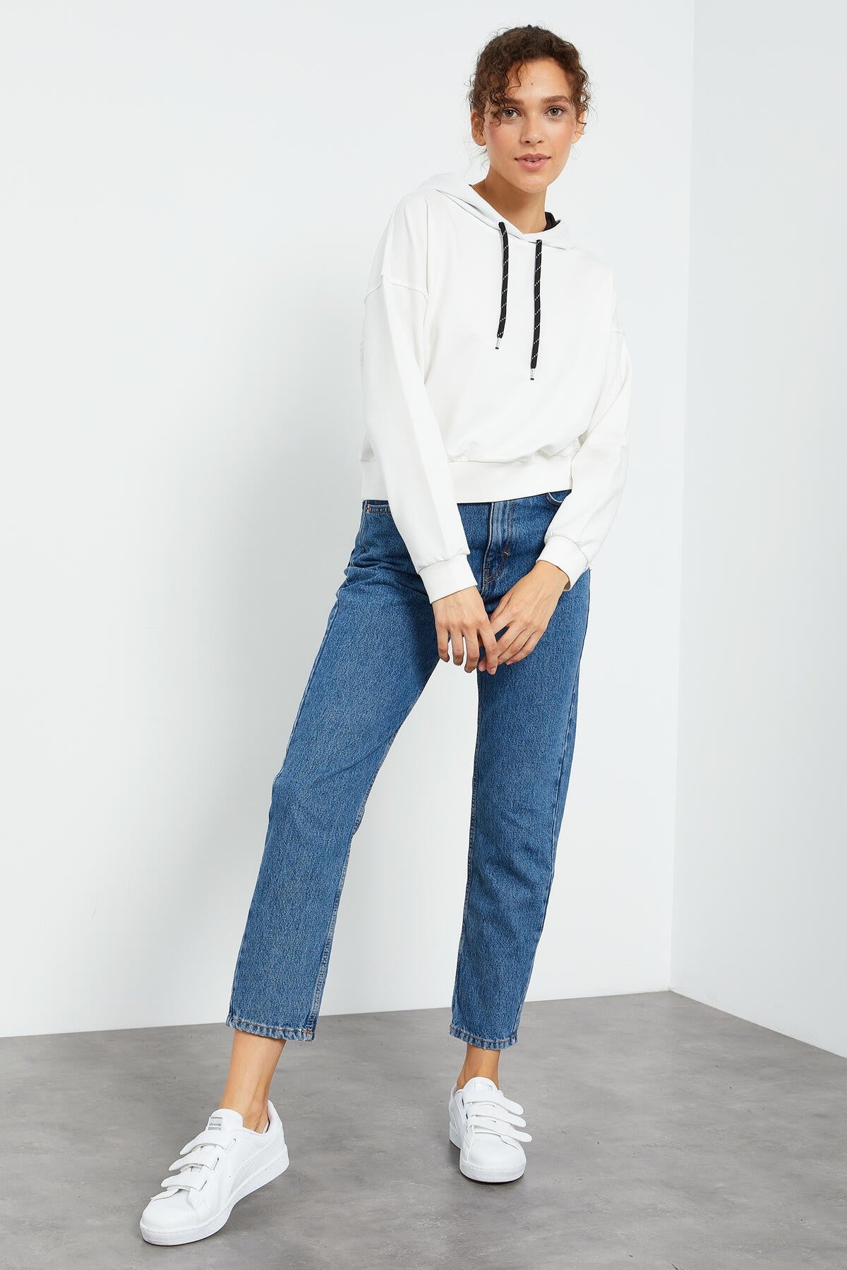 Image of Ekru Uzun Kol Rahat Form Kapüşonlu Kadın Sweatshirt - 97115
