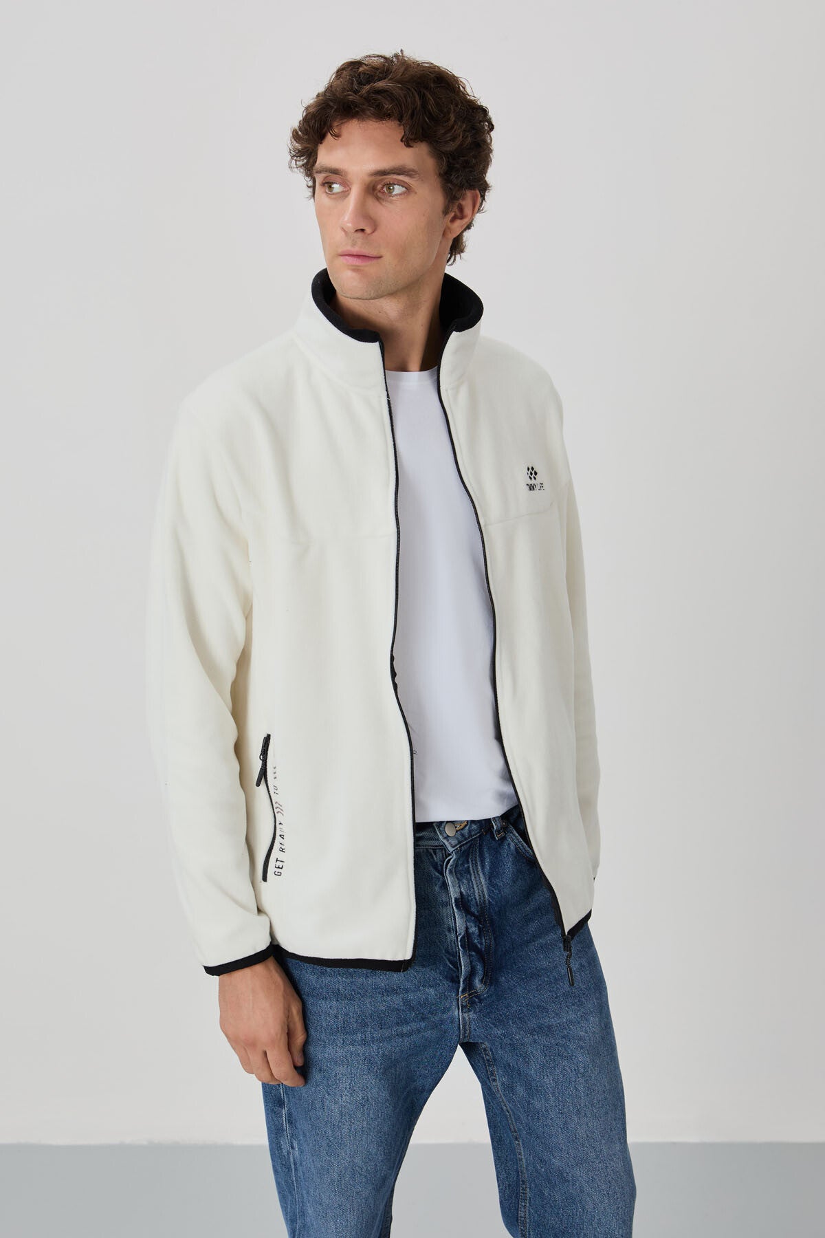 Image of Ekru Yazı Nakışlı Dik Yaka Fermuarlı Standart Kalıp Erkek Sweatshirt Polar - 87992