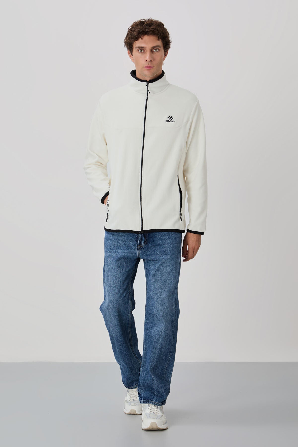 Image of Ekru Yazı Nakışlı Dik Yaka Fermuarlı Standart Kalıp Erkek Sweatshirt Polar - 87992