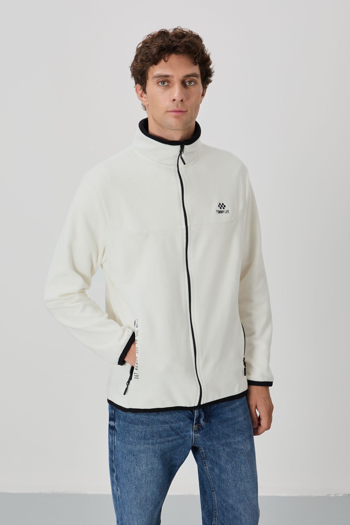 Image of Ekru Yazı Nakışlı Dik Yaka Fermuarlı Standart Kalıp Erkek Sweatshirt Polar - 87992