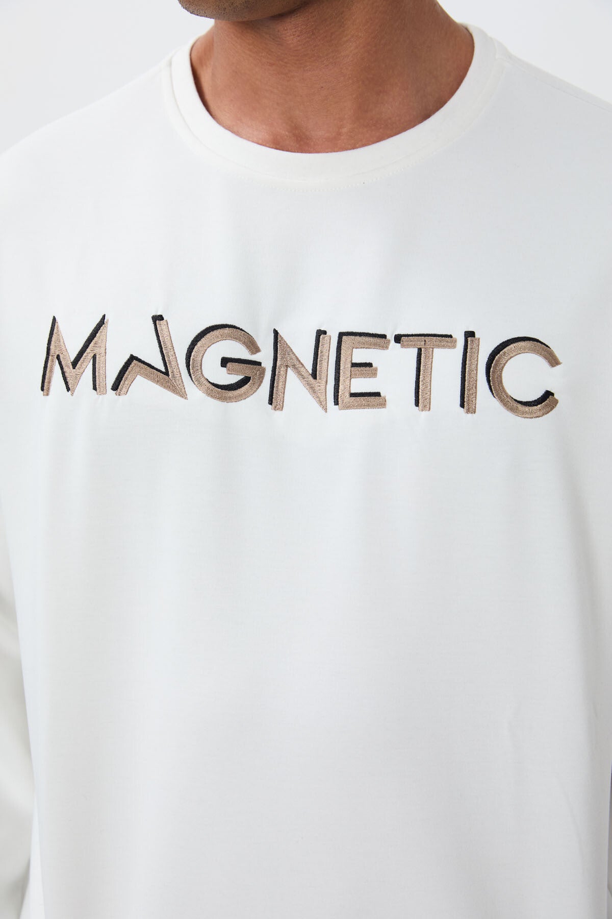 Image of Ekru Yazı Nakışlı O Yaka Rahat Form İçi Polarlı Erkek Sweatshirt - 88020