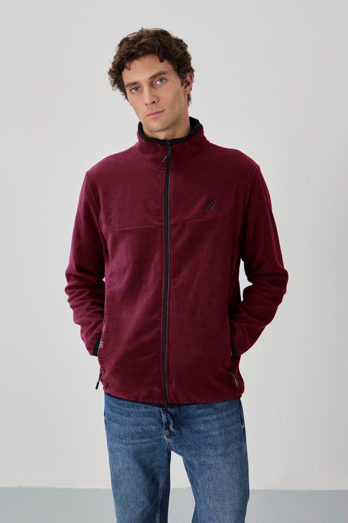 Image of Erguvan Yazı Nakışlı Dik Yaka Fermuarlı Standart Kalıp Erkek Sweatshirt Polar - 87992