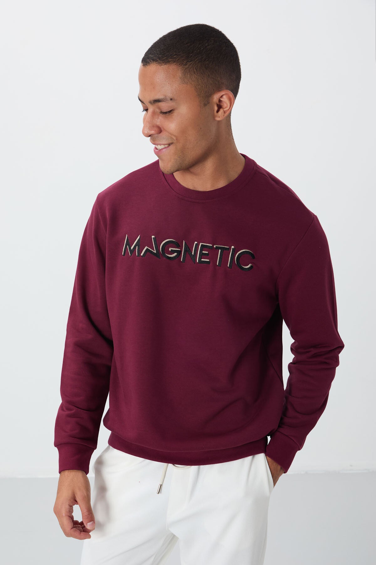 Image of Erguvan Yazı Nakışlı O Yaka Rahat Form İçi Polarlı Erkek Sweatshirt - 88020