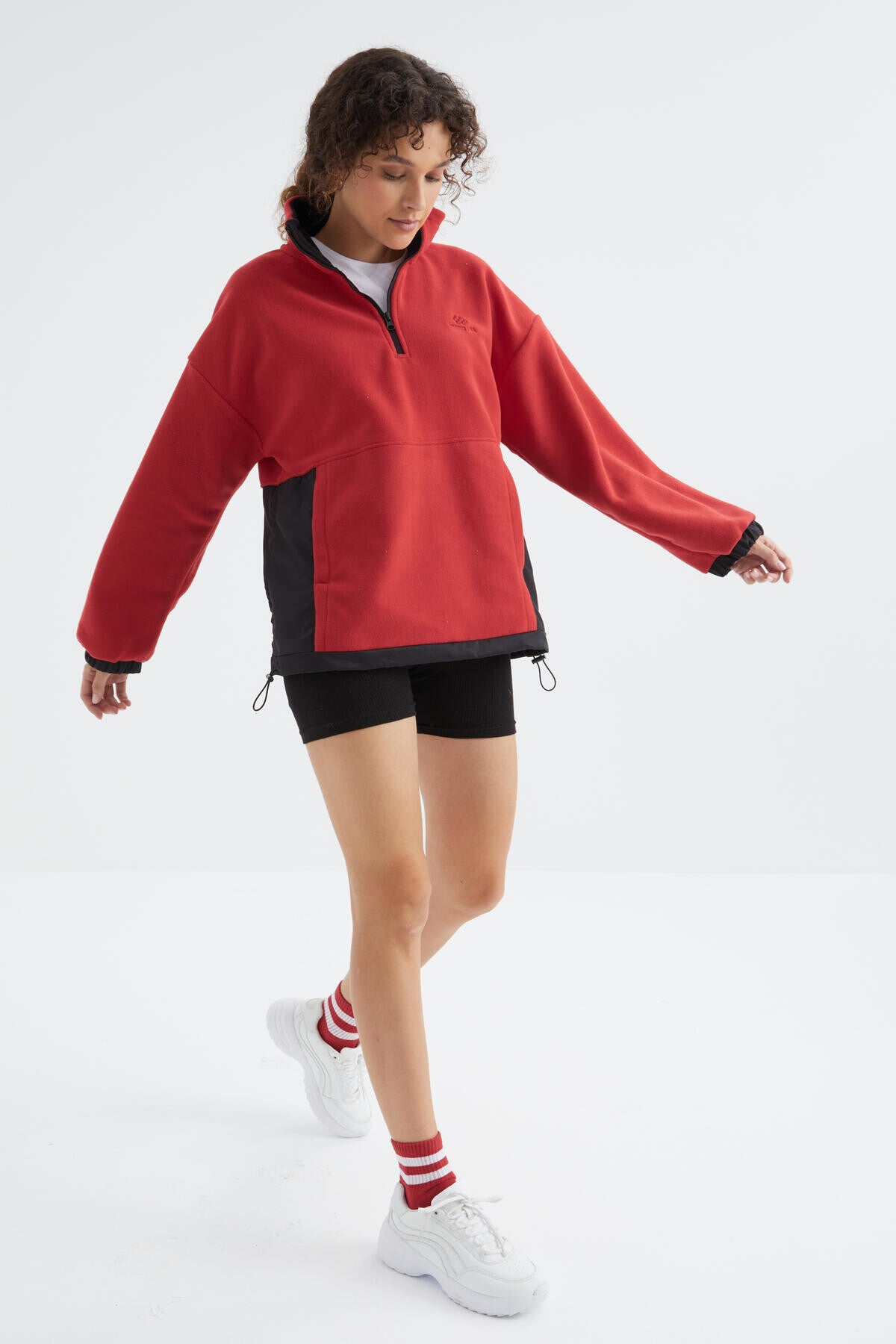 Image of Fiesta Yarım Fermuar Etek Ucu Büzgülü Dik Yaka  Oversize Kadın Polar Sweatshirt - 97236