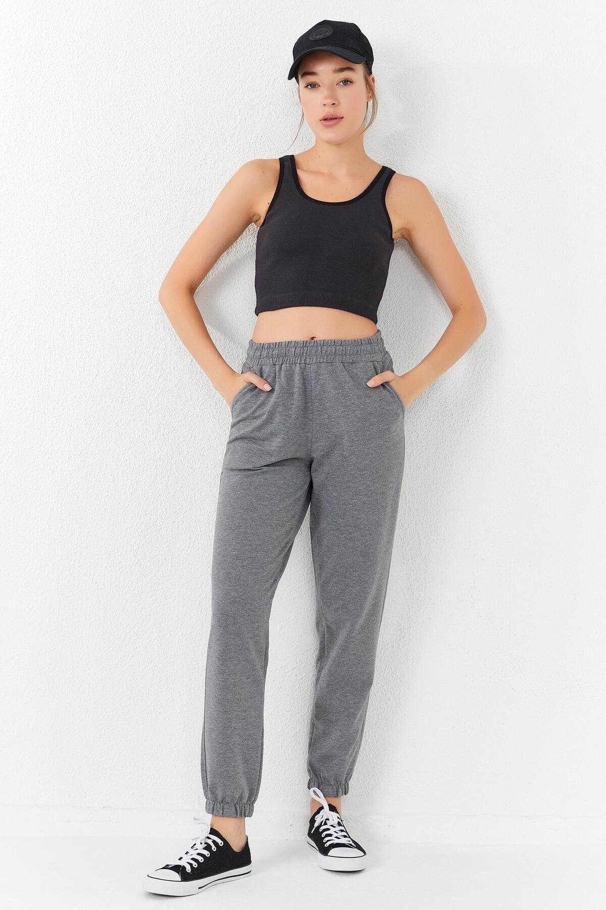Image of Füme Basic Sıfır Kol Dar Kalıp U Yaka Kadın Crop Top Atlet - 97160